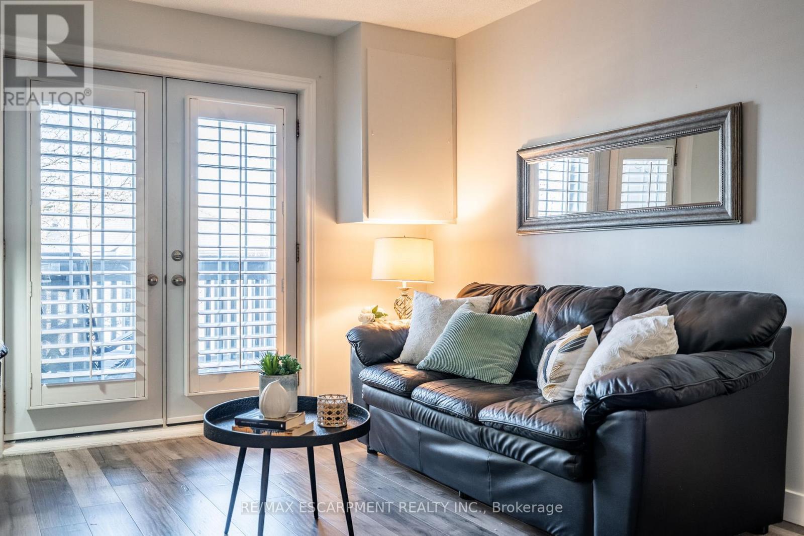 Photo 6 of 318 2040 Cleaver Avenue, Burlington ON
