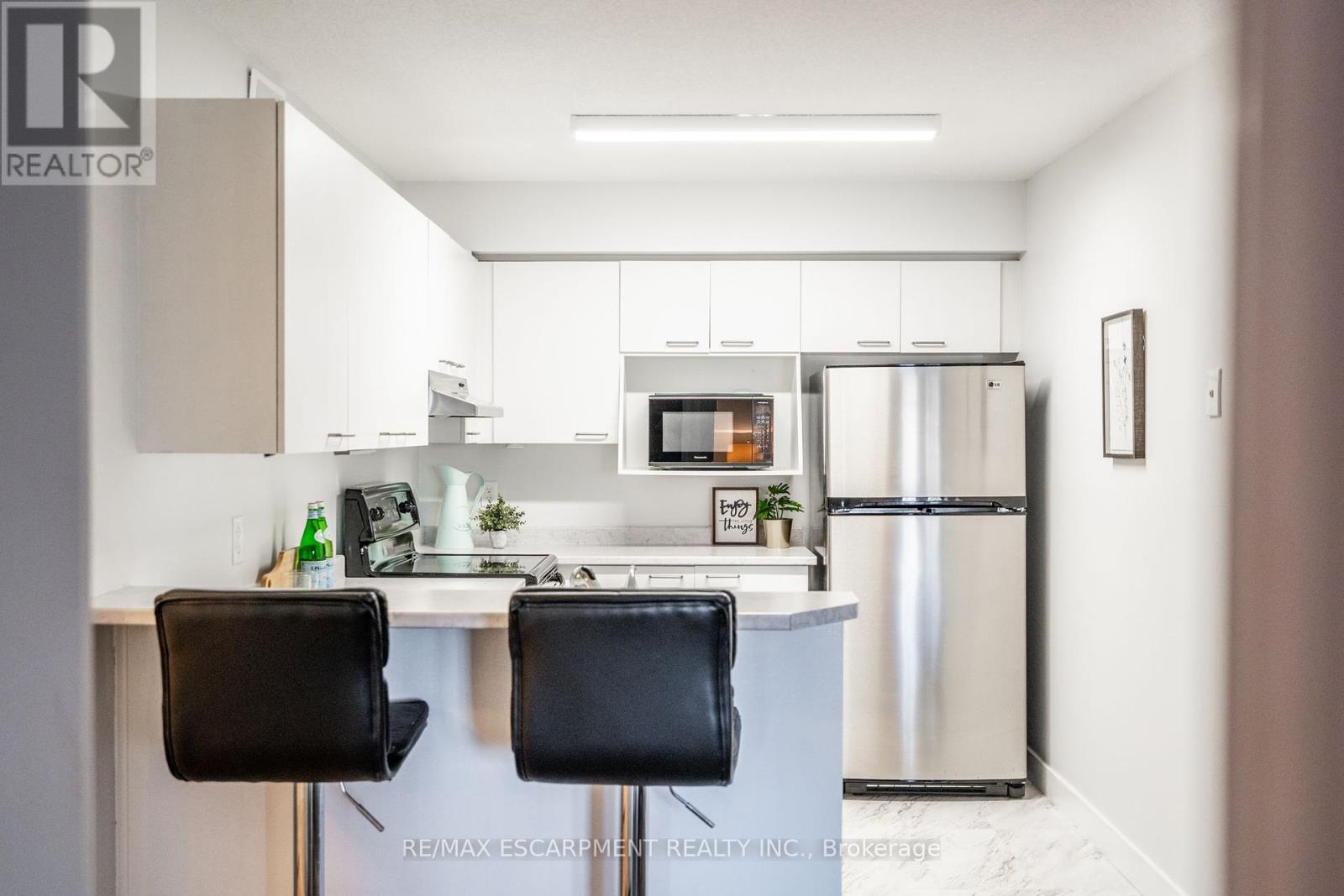 Photo 23 of 318 2040 Cleaver Avenue, Burlington ON