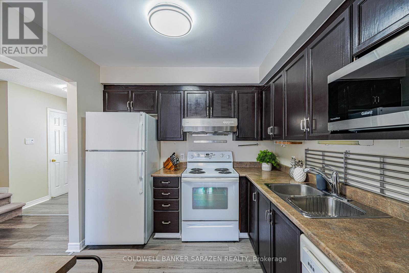 https://ddfcdn.realtor.ca/listing/TS638785058175130000/reb76/highres/9/x12040609_13.jpg