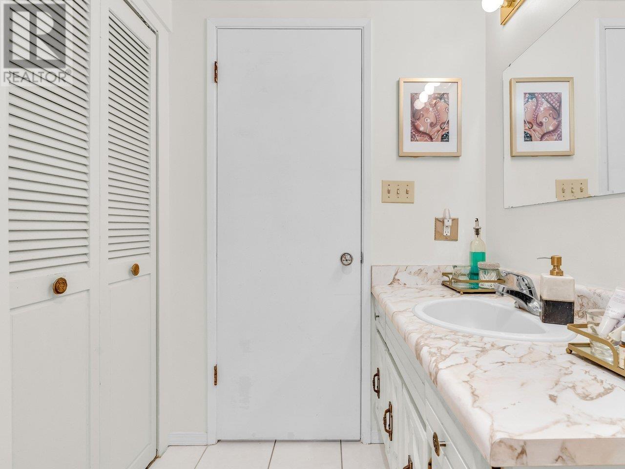Photo 15 of 103 2190 W 8th Avenue, Vancouver BC