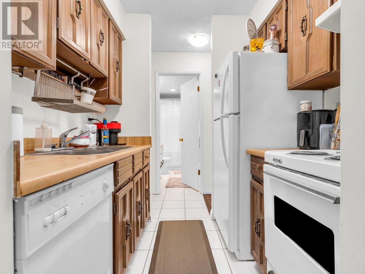 Photo 9 of 103 2190 W 8th Avenue, Vancouver BC