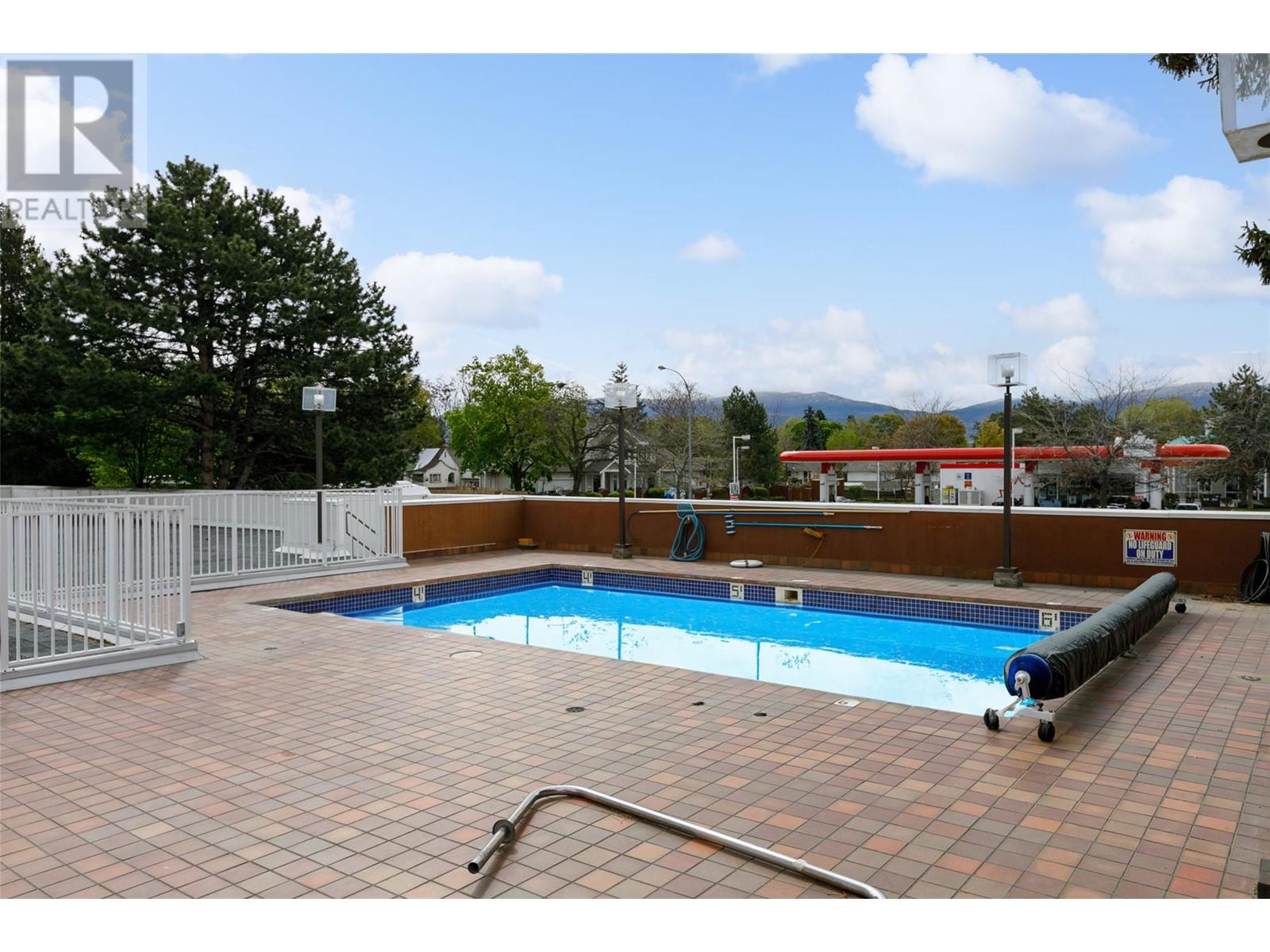 807 737 Leon Avenue, Kelowna