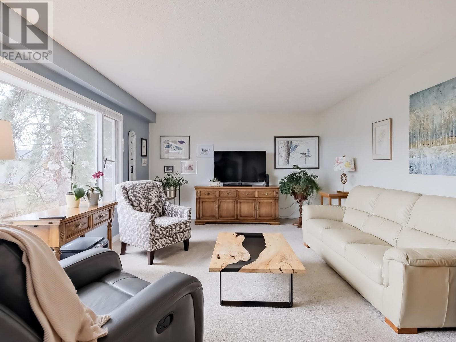  2495 Thacker Drive, West Kelowna