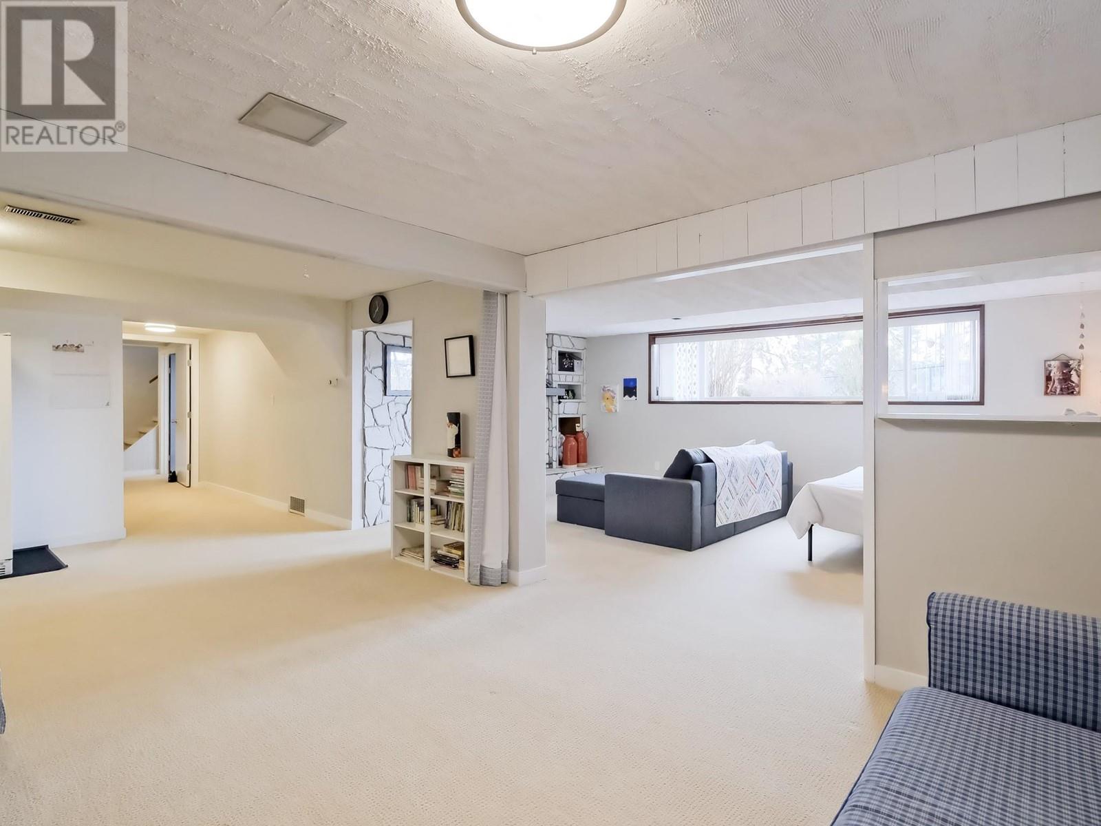 2495 Thacker Drive, West Kelowna