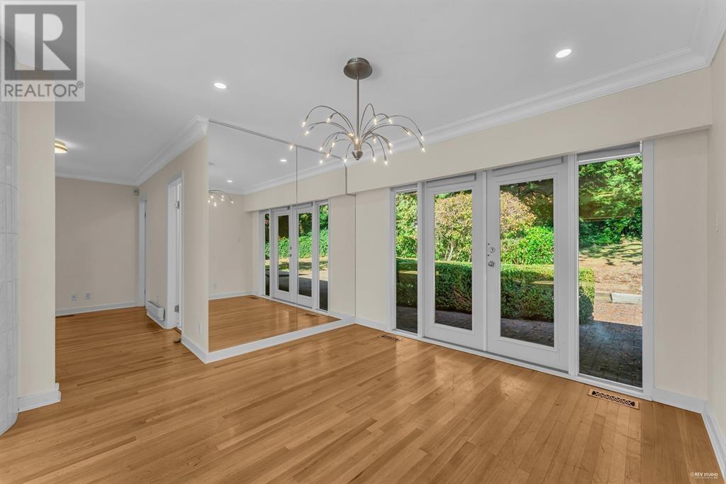 885 HIGHLAND DRIVE, West Vancouver