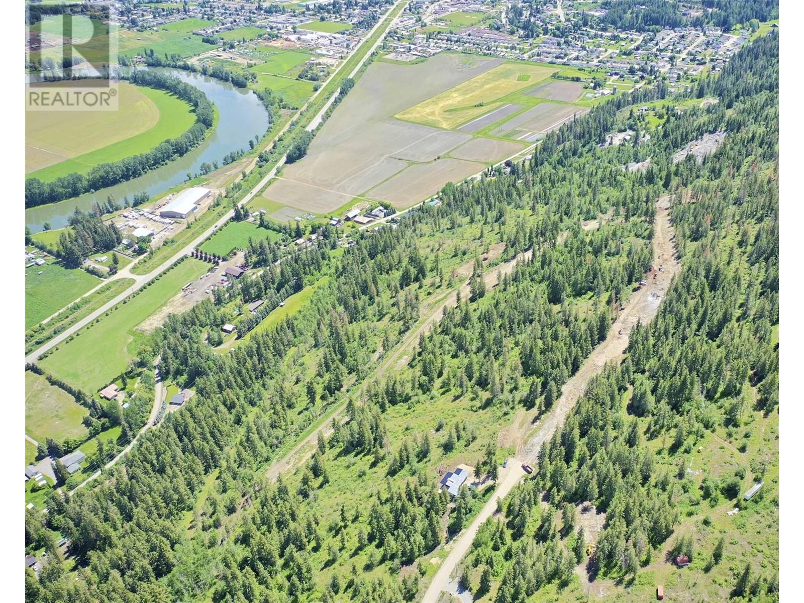 Photo 3 of 333 Oxbow Place, Enderby BC