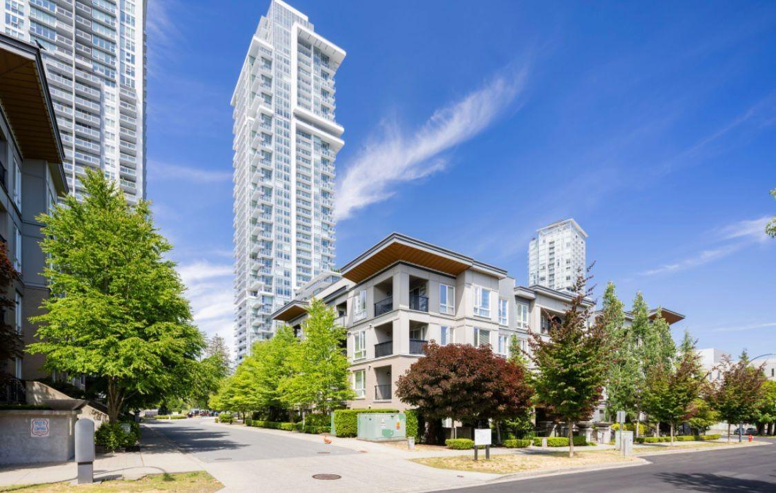 Photo 2 of 3211 13350 Central Avenue, Surrey BC