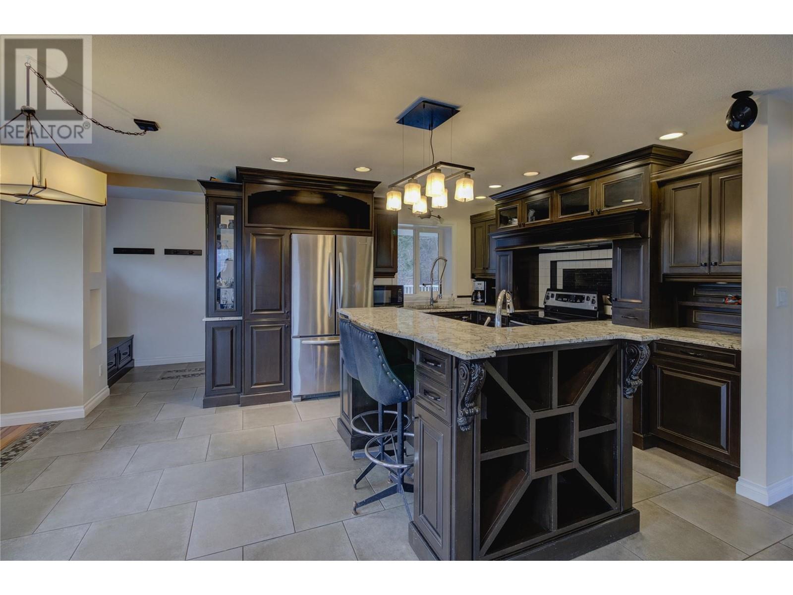  4841 1 Avenue Southwest, Salmon Arm
