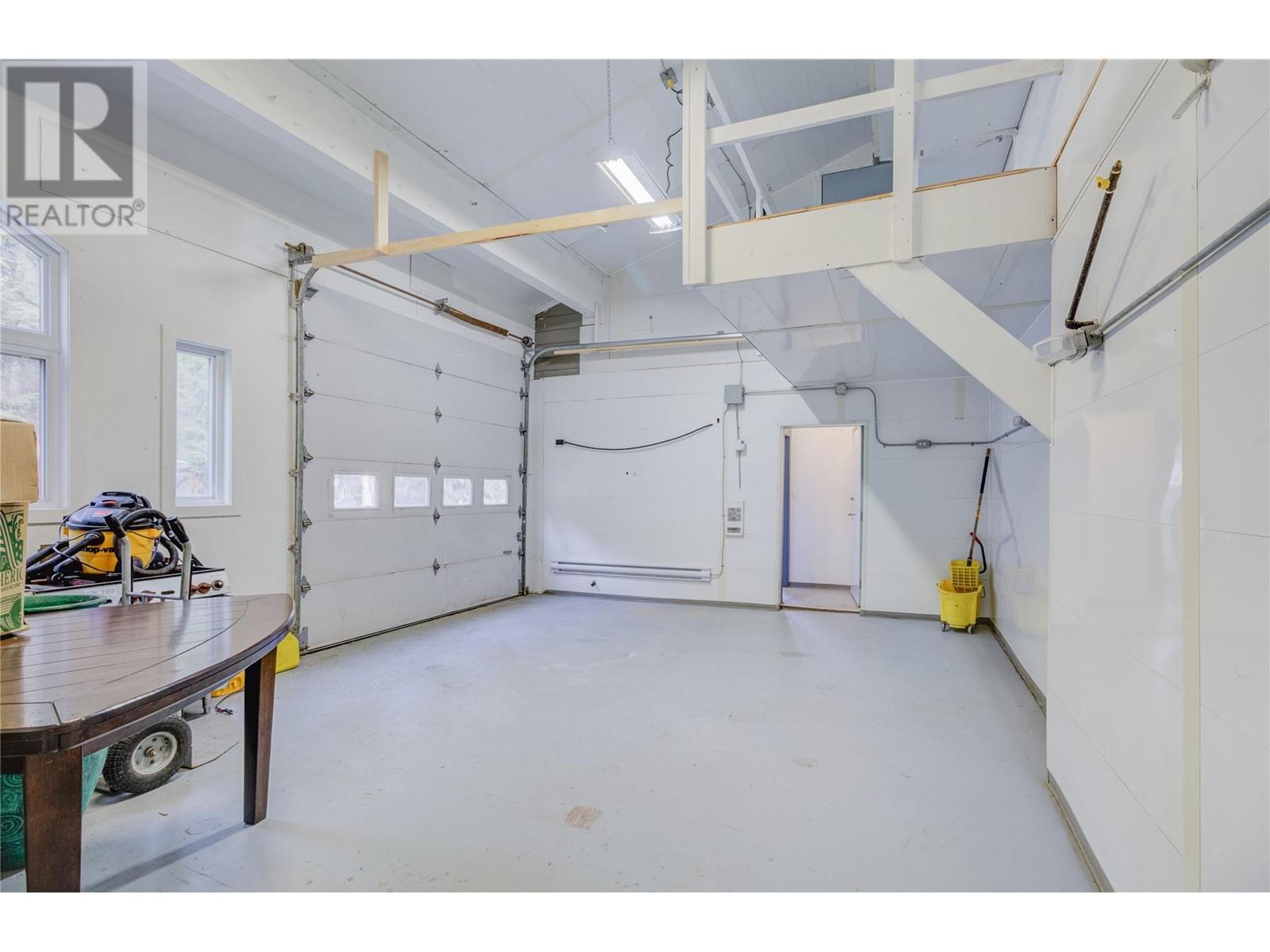  4841 1 Avenue Southwest, Salmon Arm