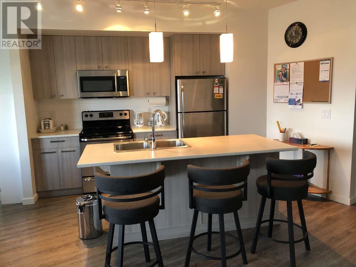 207 935 Academy Way, Kelowna