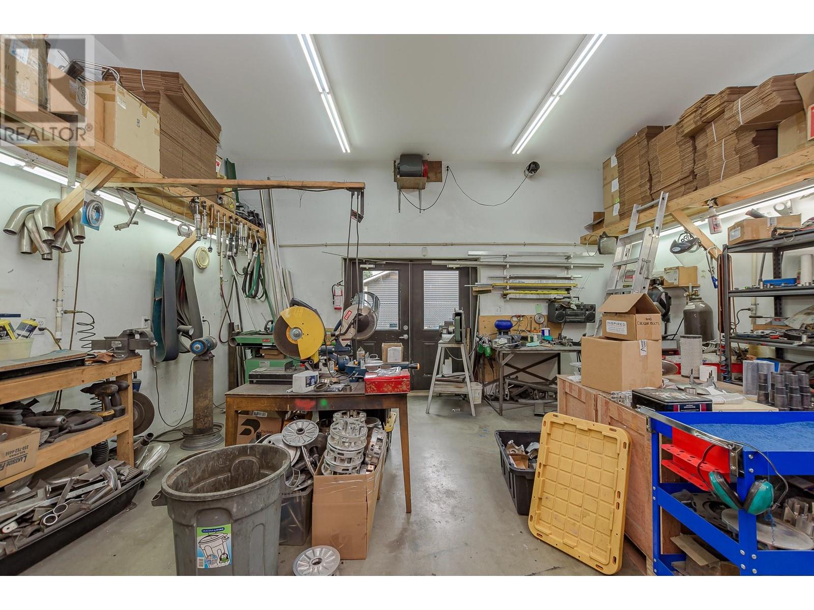 725 Trans Canada Frontage Road, Sicamous