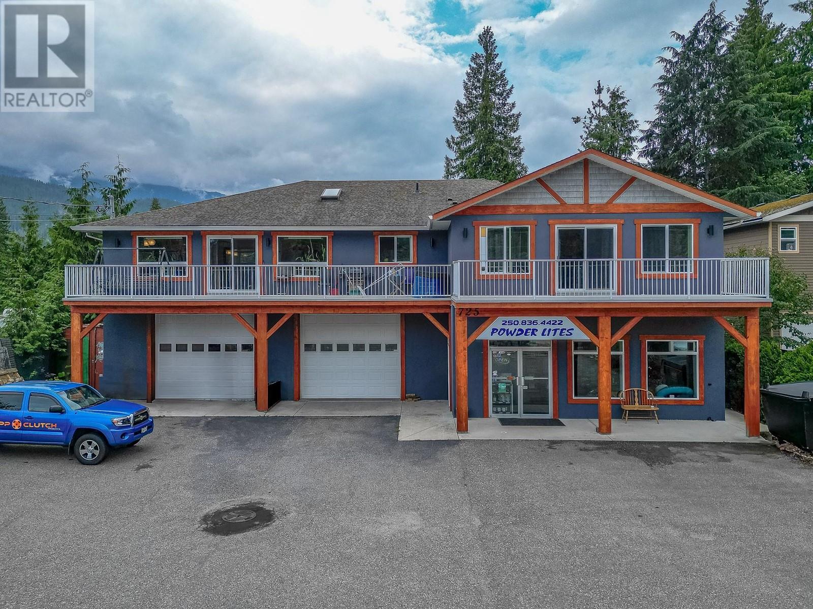 725 Trans Canada Frontage Road, Sicamous