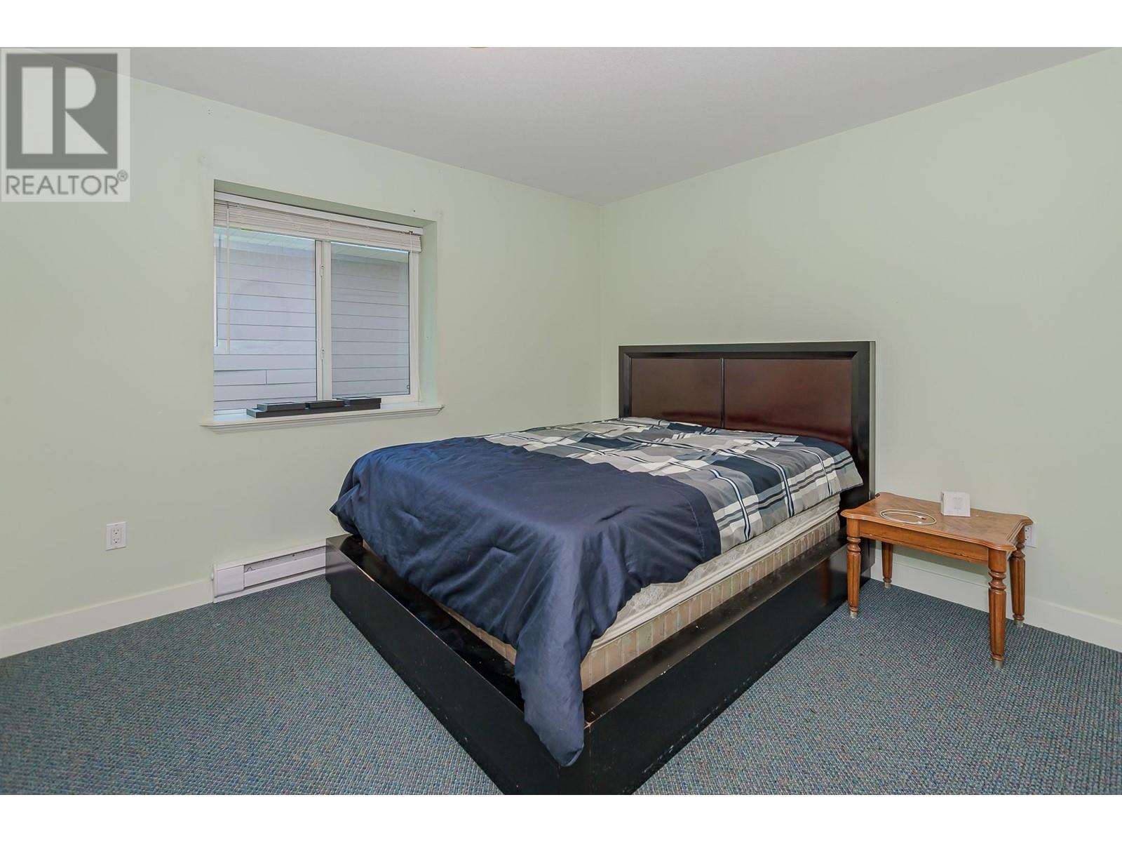 725 Trans Canada Frontage Road, Sicamous