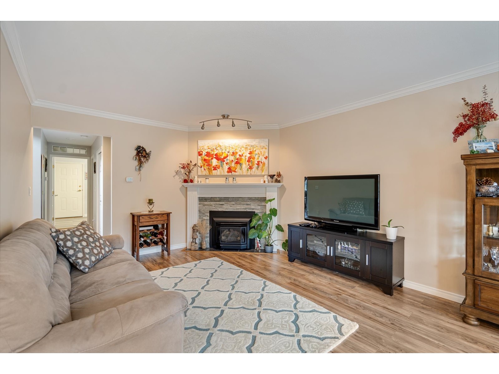 Photo 9 of 20 15860 82 Avenue, Surrey BC