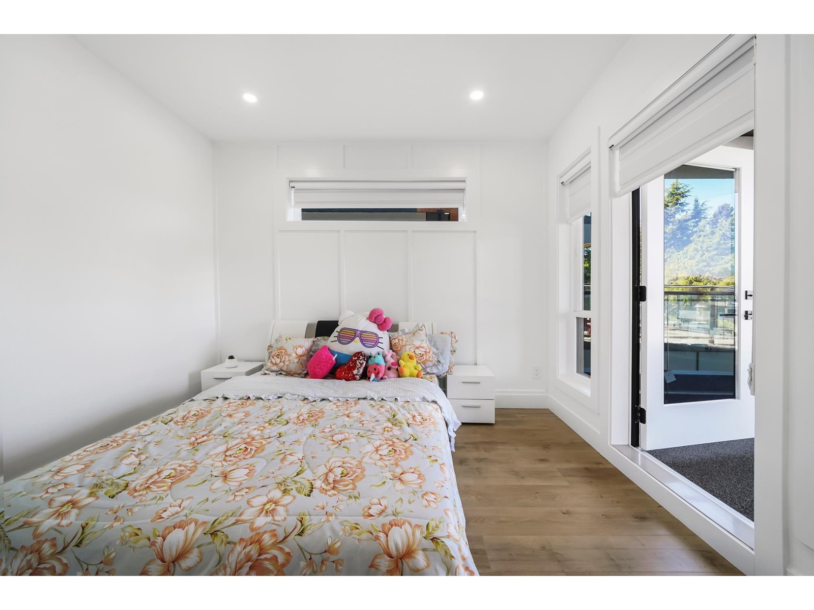 15908 RUSSELL AVENUE, White Rock real estate listing R2978231