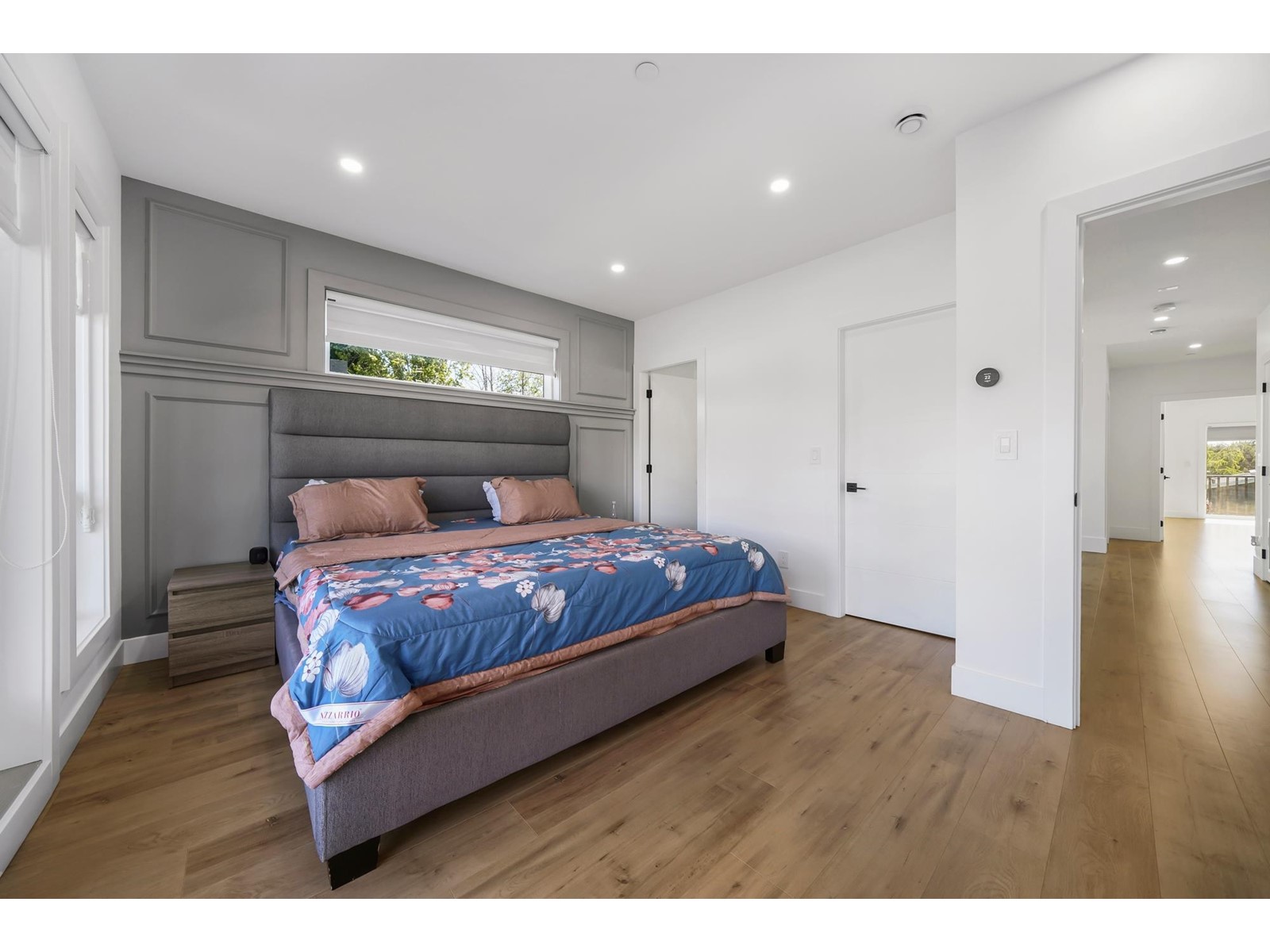 15908 RUSSELL AVENUE, White Rock real estate listing R2978231