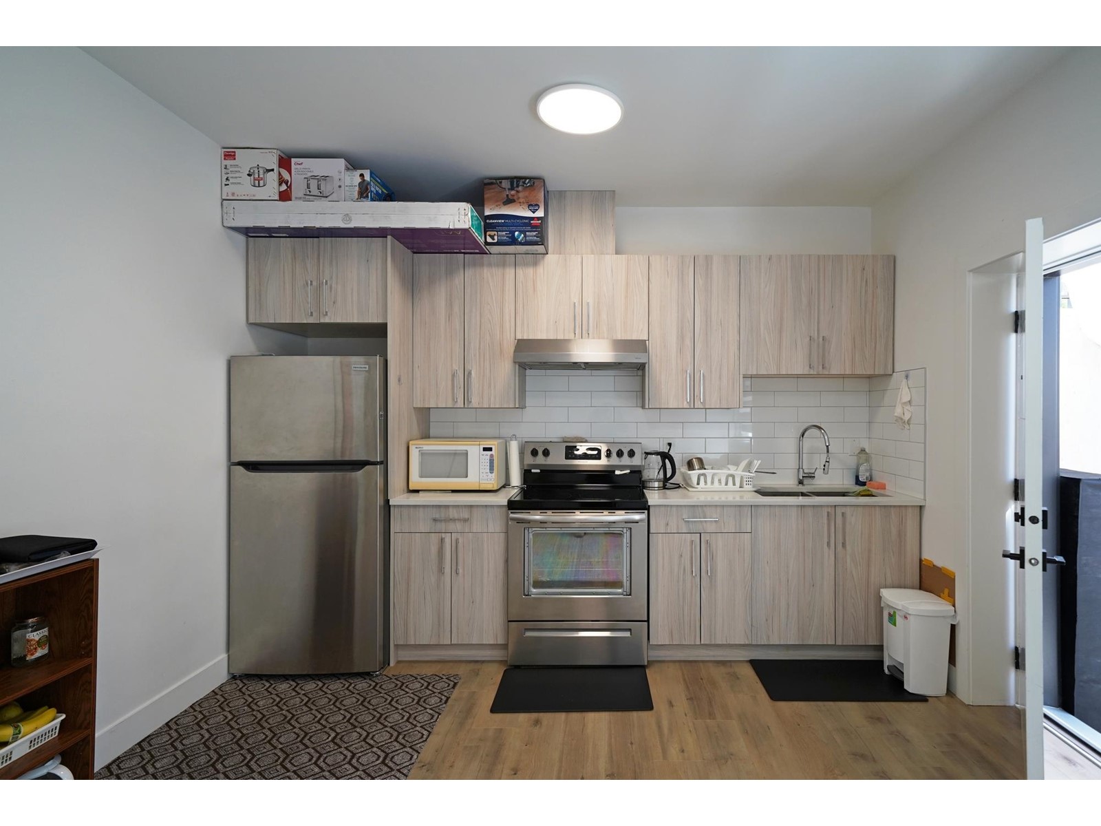 15908 RUSSELL AVENUE, White Rock real estate listing R2978231