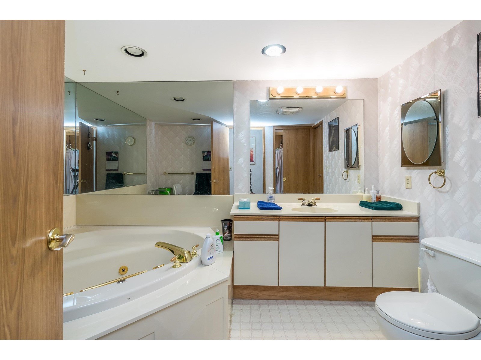 110 10584 153 STREET, Surrey