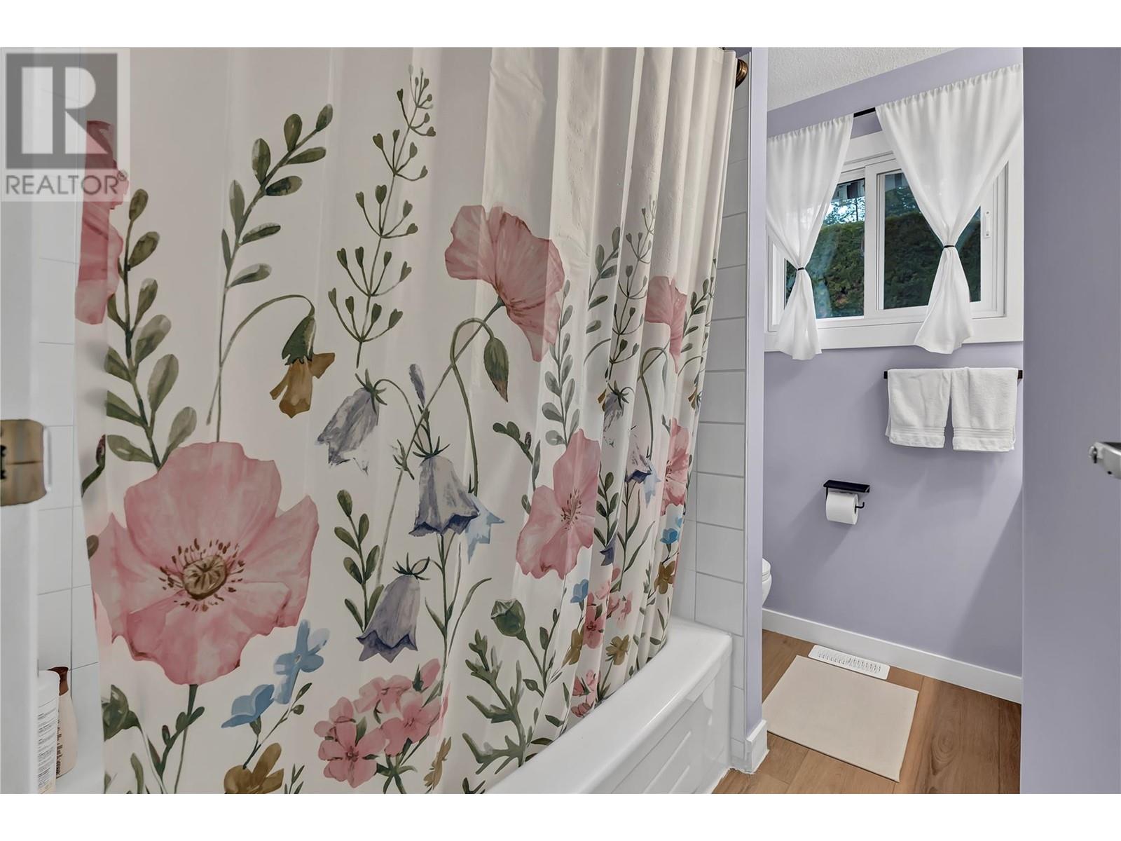  12818 Reynolds Avenue, Summerland