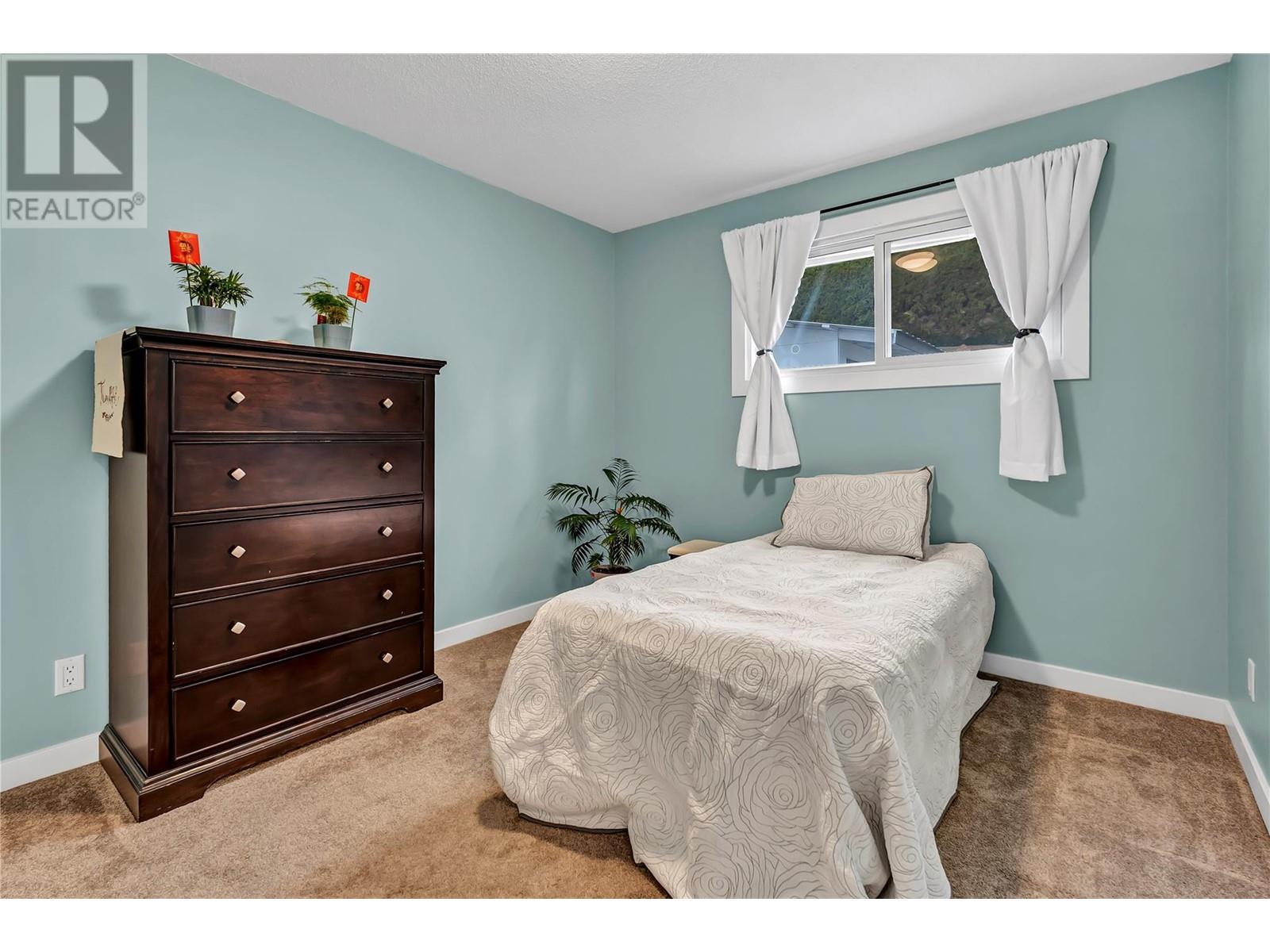  12818 Reynolds Avenue, Summerland