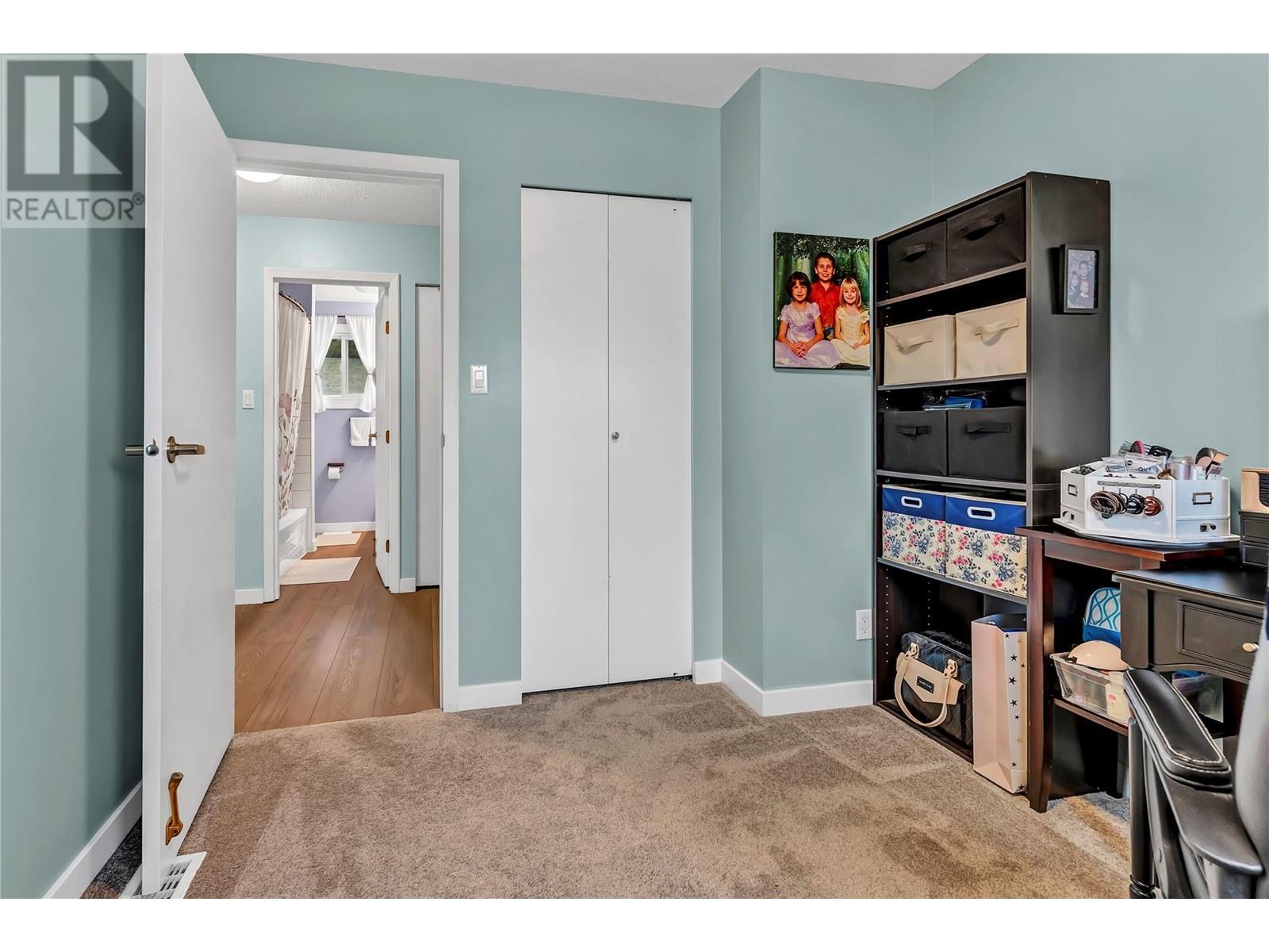  12818 Reynolds Avenue, Summerland