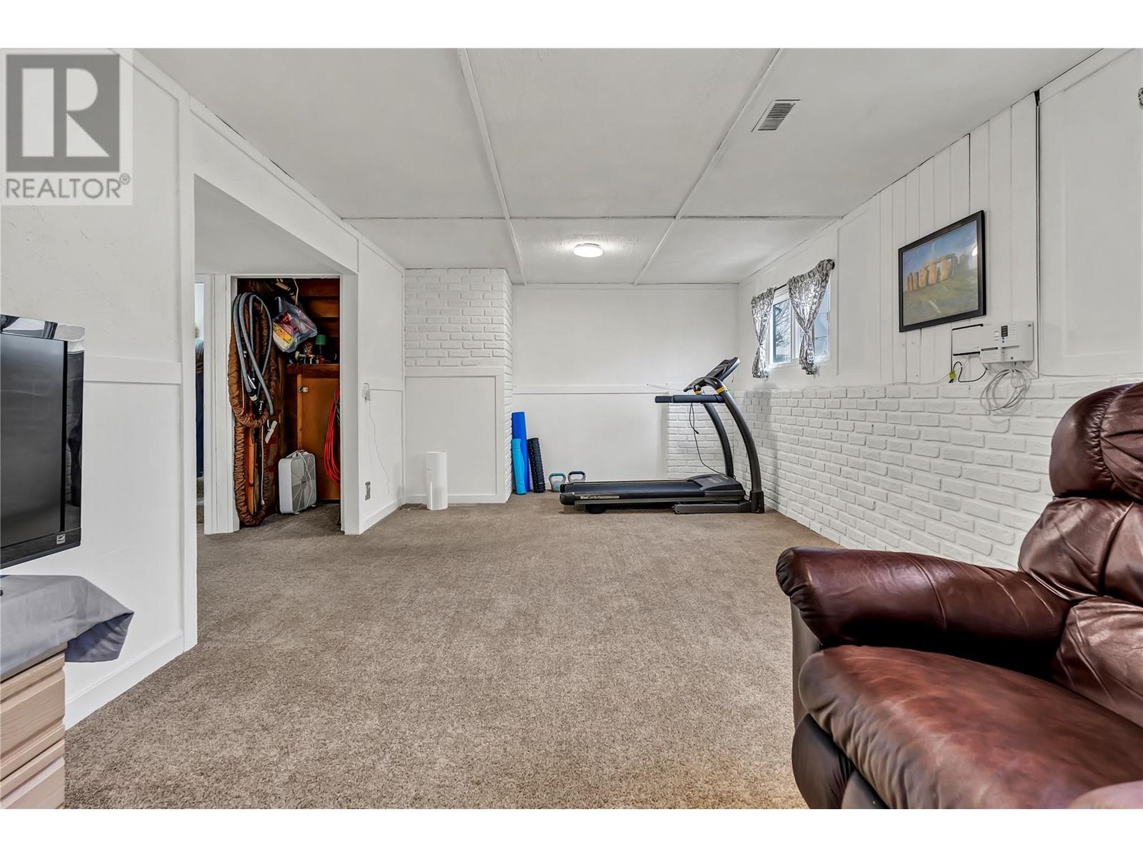  12818 Reynolds Avenue, Summerland