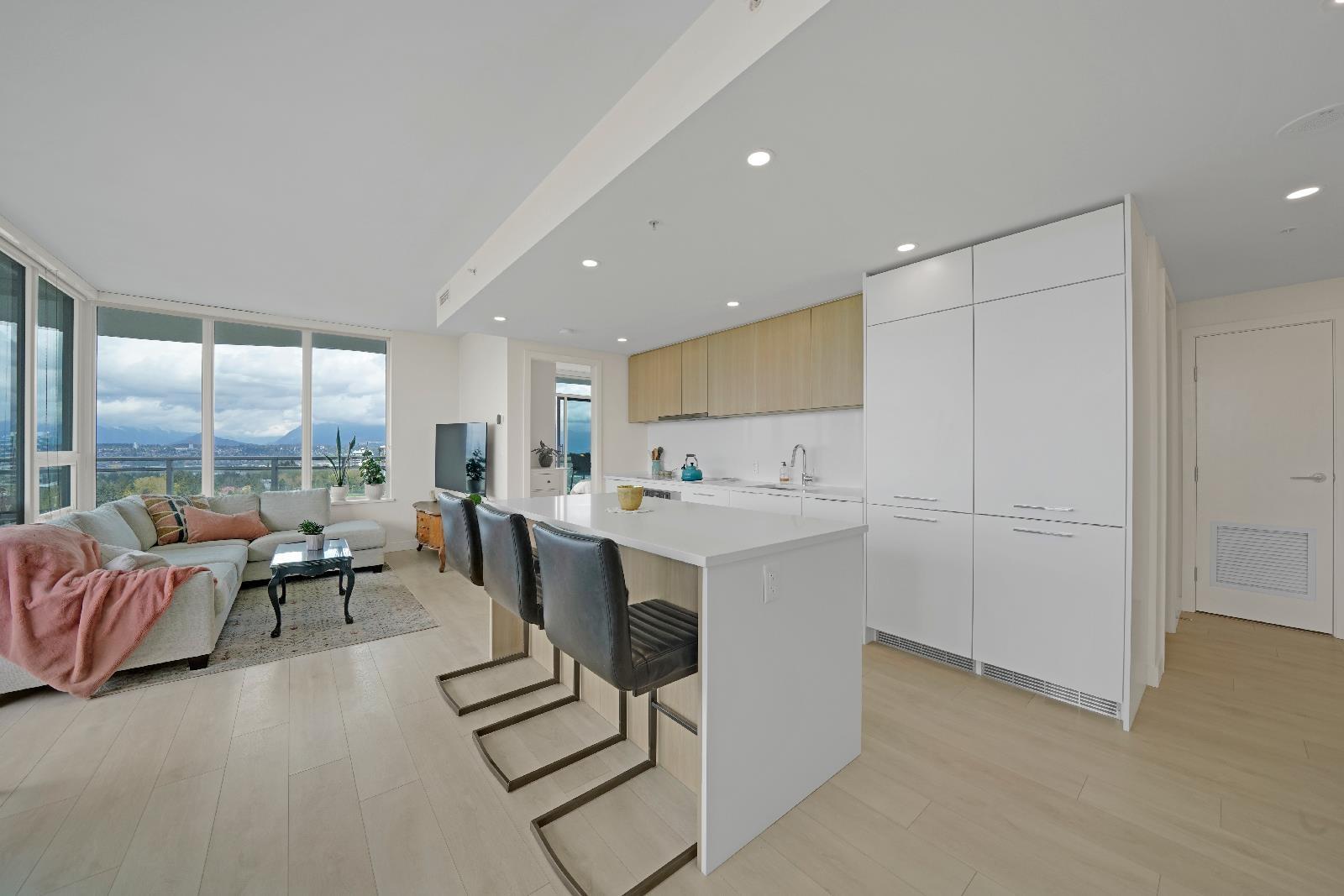 Photo 4 of 1501 13318 104 Avenue, Surrey BC