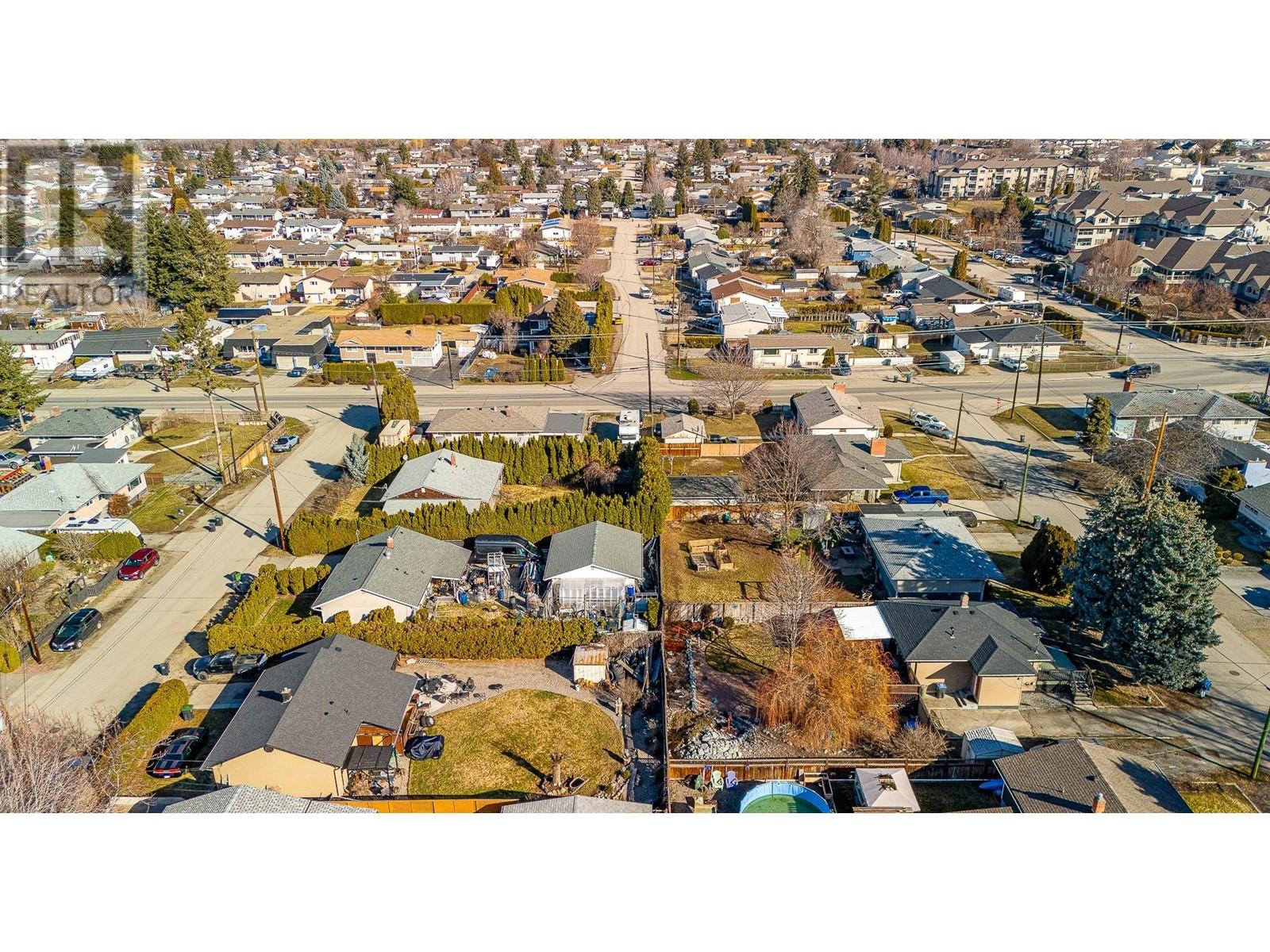 Photo 7 of 525 Mcdonald Road, Kelowna BC