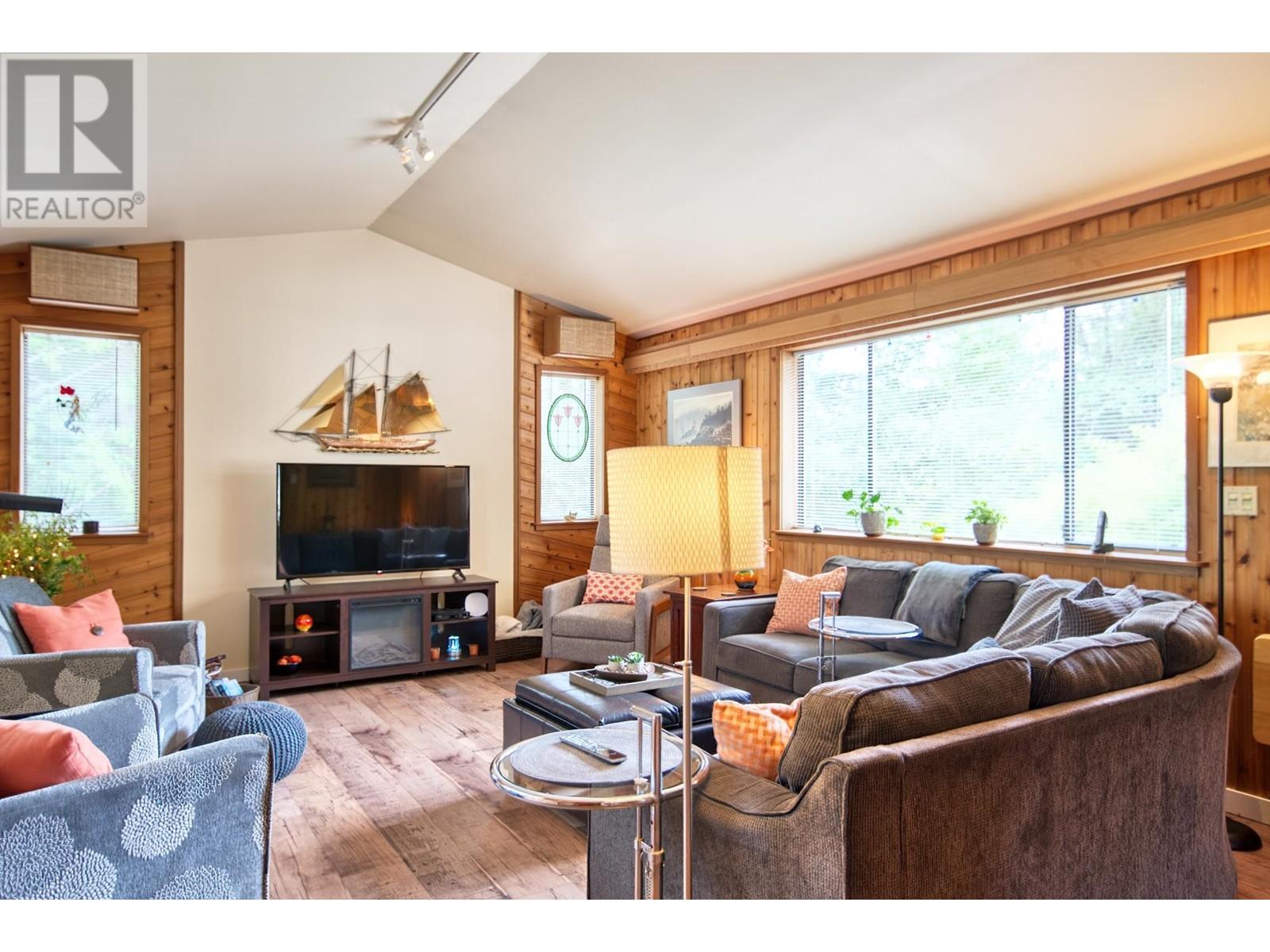4546 SINCLAIR BAY ROAD, Garden Bay