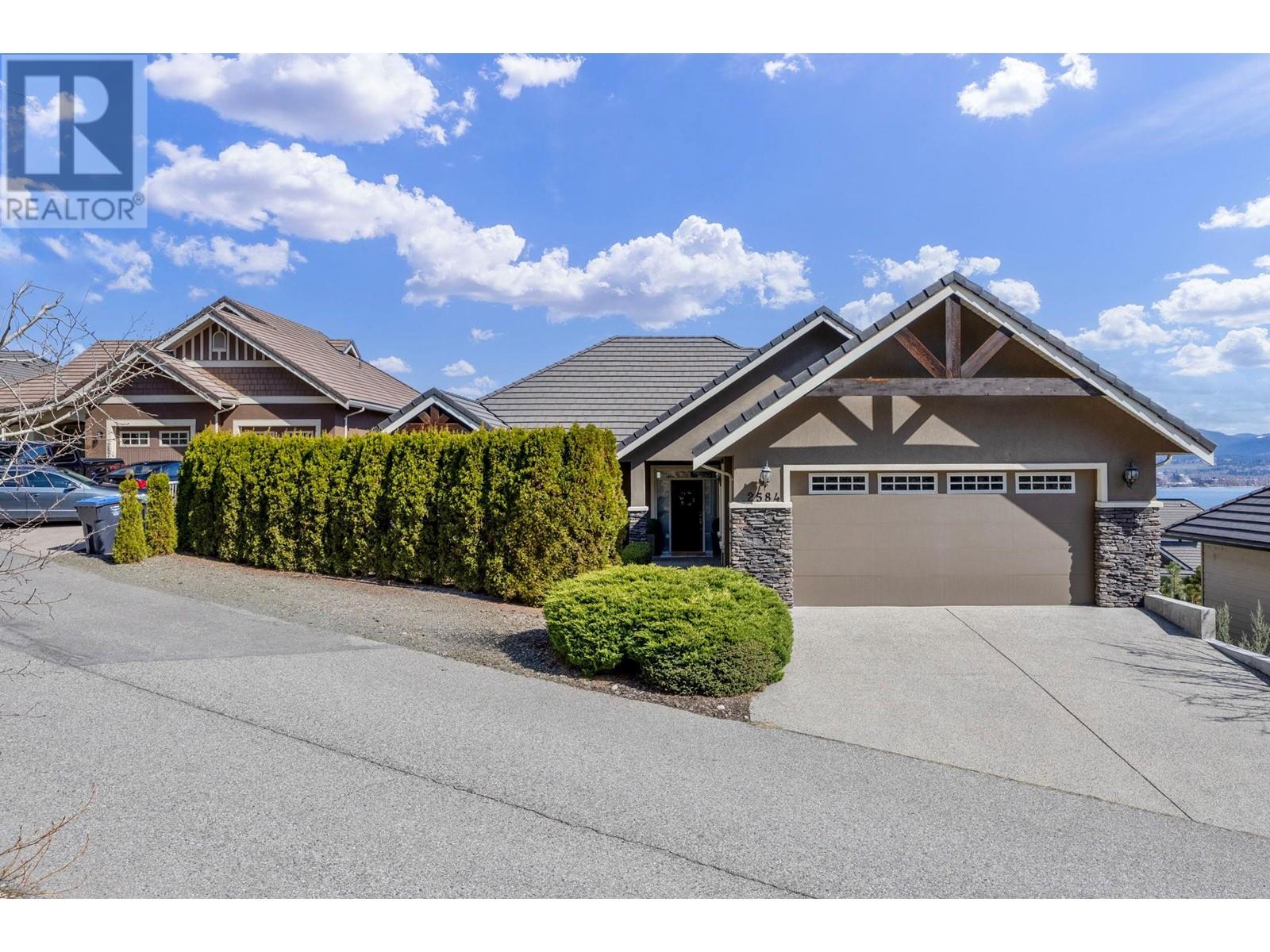  2584 Lucinde Road, West Kelowna