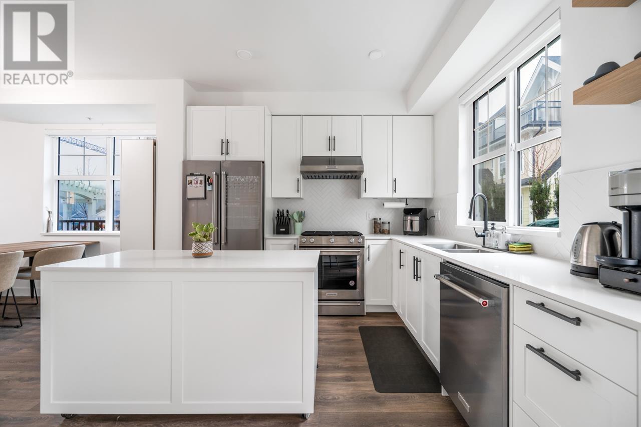 Photo 17 of 108 707 Robinson Street, Coquitlam BC