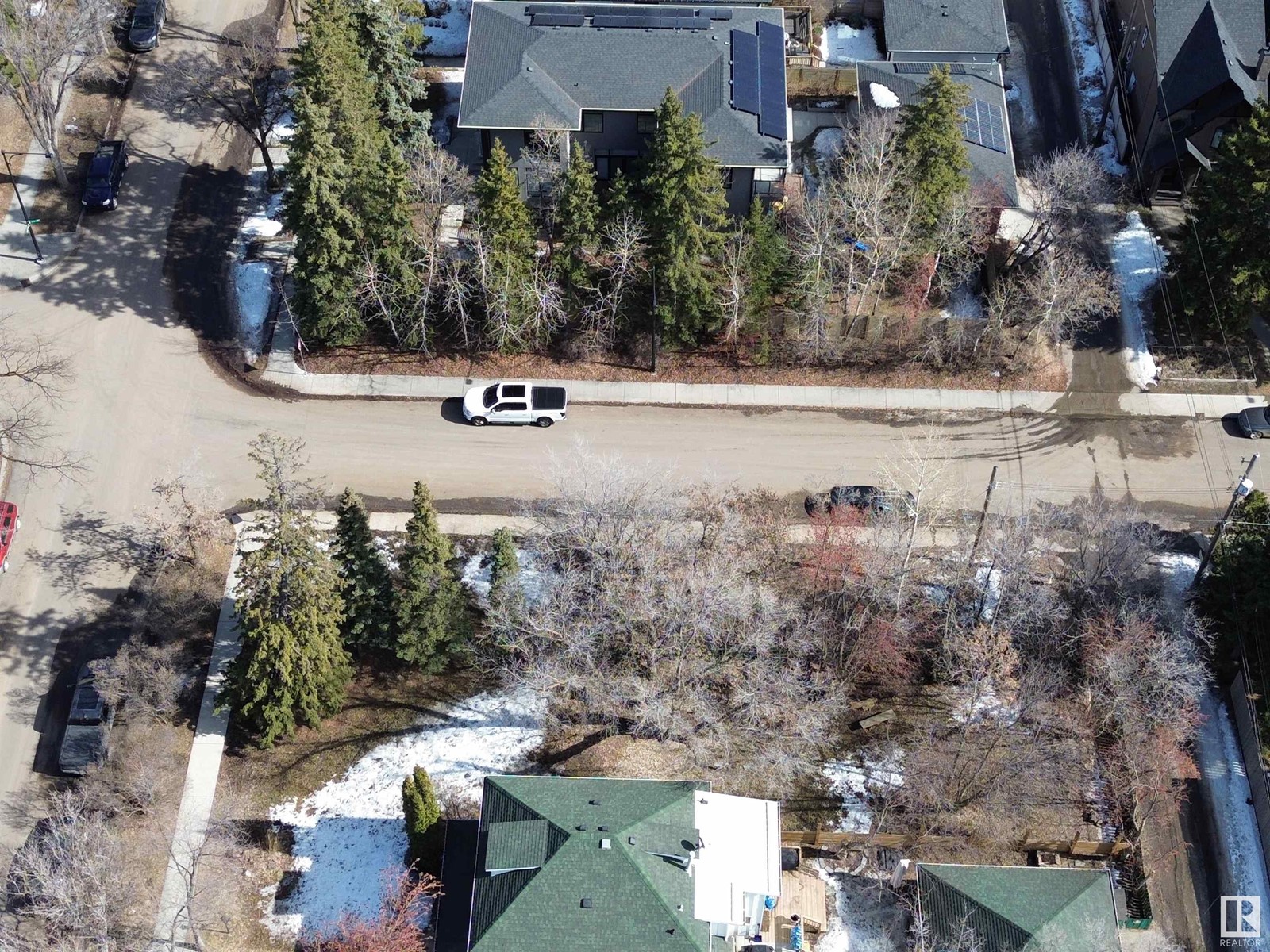 14303 101 AV NW, Edmonton