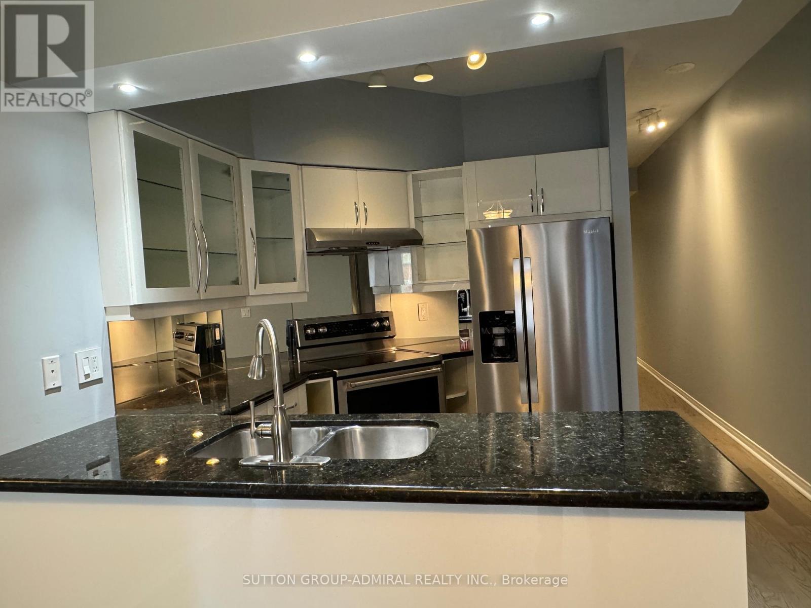 Photo 5 of 905 909 Bay Street, Toronto ON