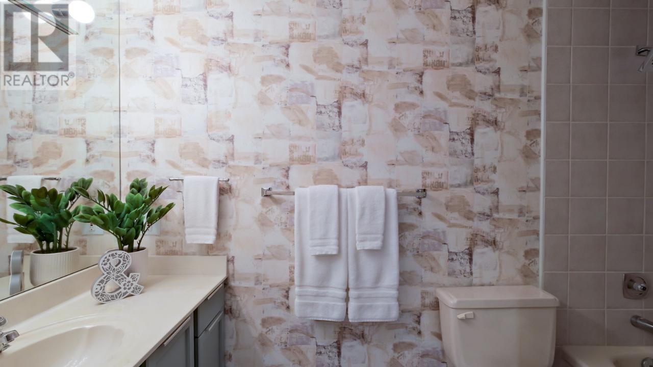 335 CHURCHILL Avenue Unit# 205, Penticton