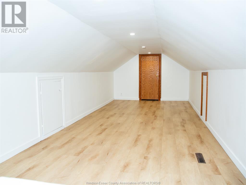 Photo 32 of 588 Mersea Rd 12, Leamington ON