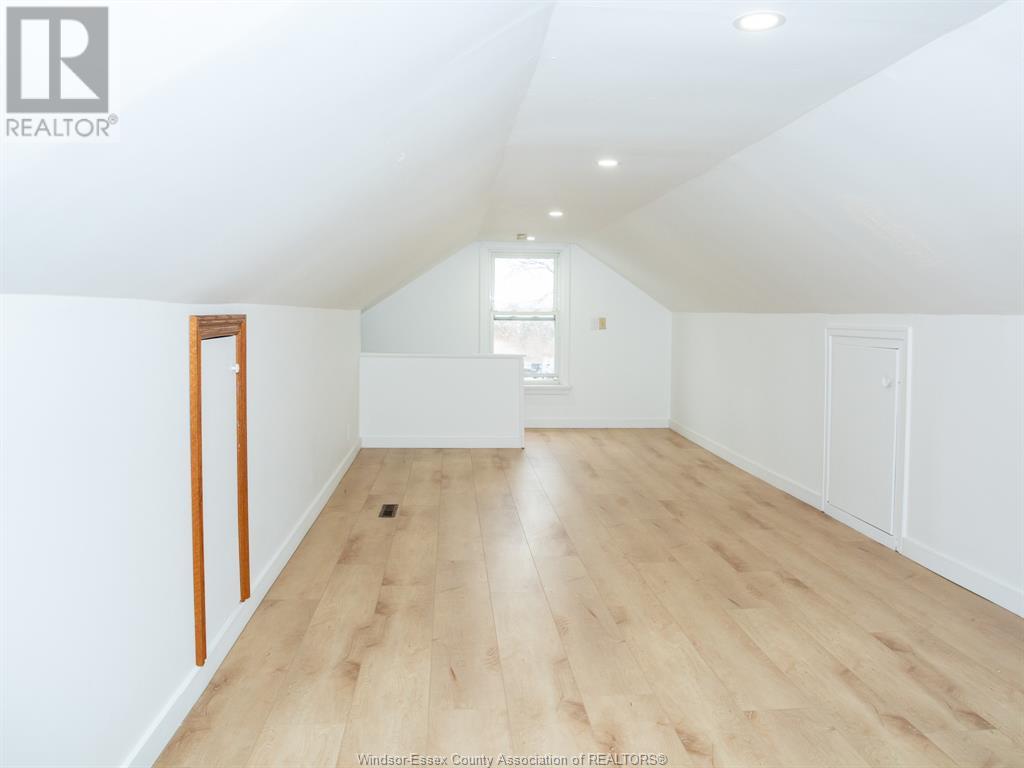Photo 33 of 588 Mersea Rd 12, Leamington ON