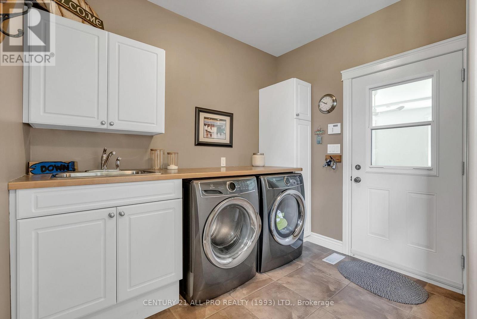 Photo 16 of 2300 Victoria Road, Prince Edward County ON