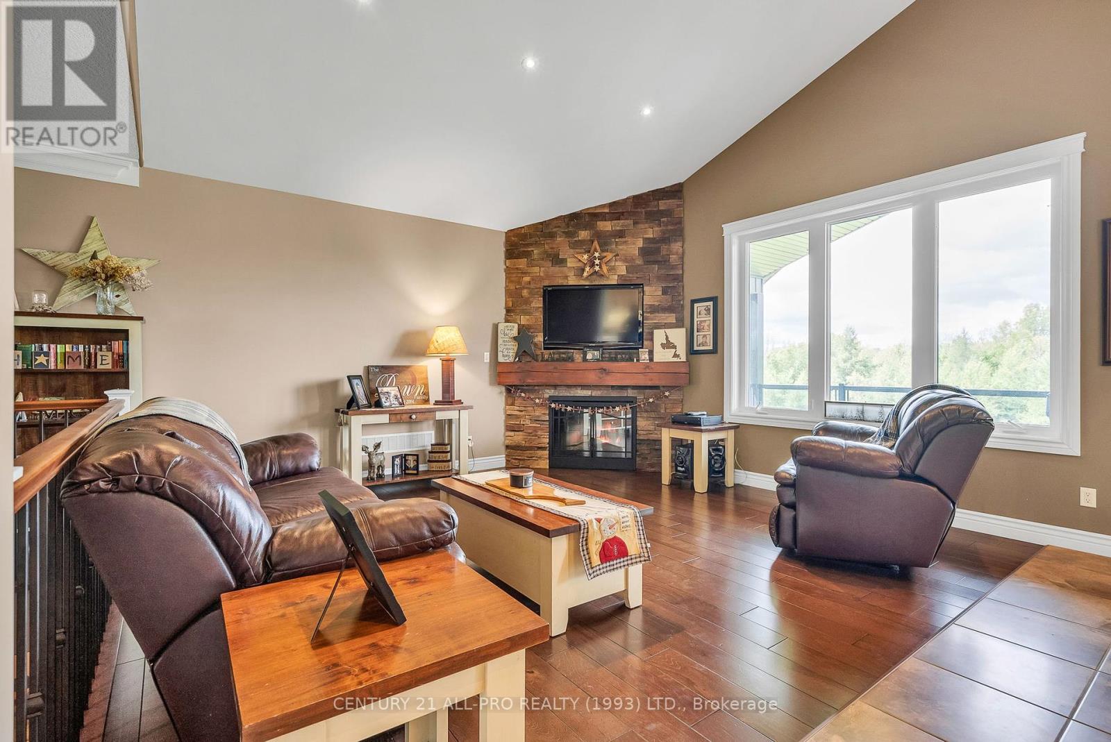 Photo 8 of 2300 Victoria Road, Prince Edward County ON