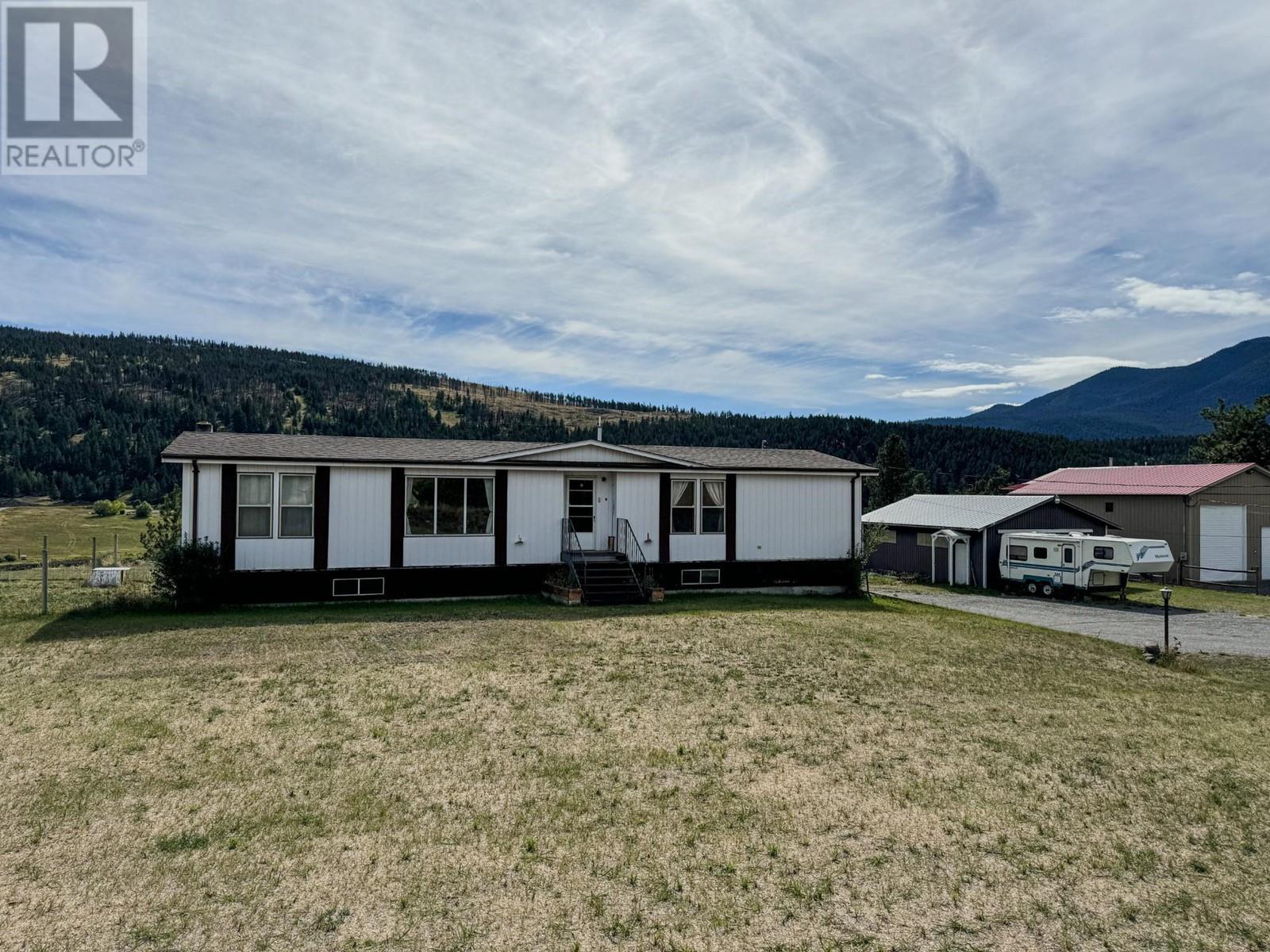 Photo 2 of 7520 West Subdivision Road, Clinton BC