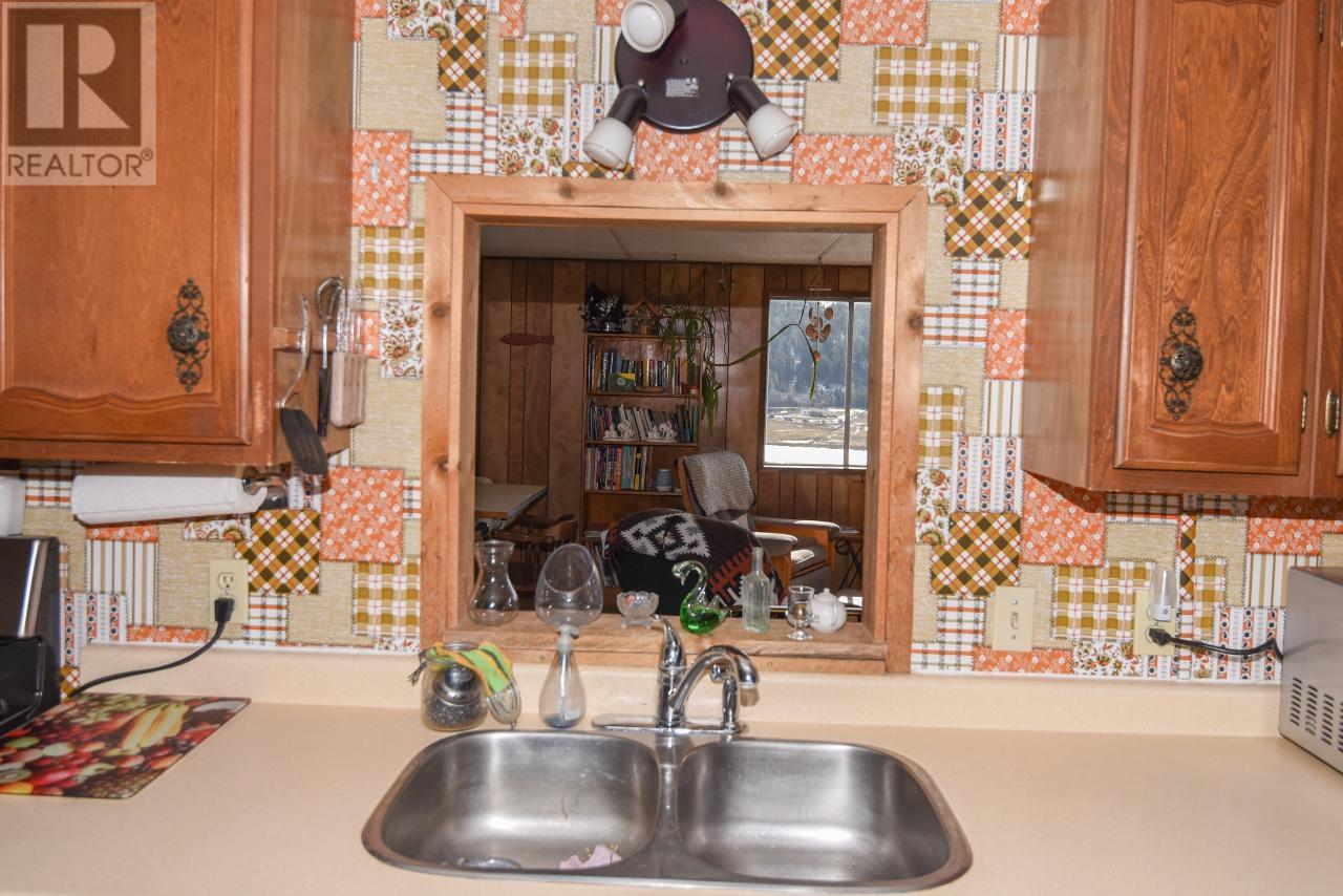 Photo 6 of 7520 West Subdivision Road, Clinton BC