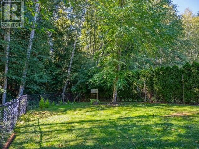 7111 BAKER STREET, Powell River