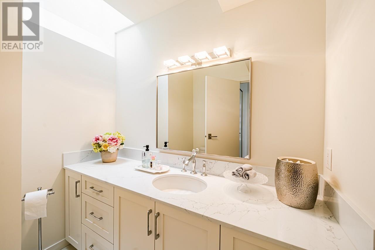 2135 LAWSON AVENUE, West Vancouver