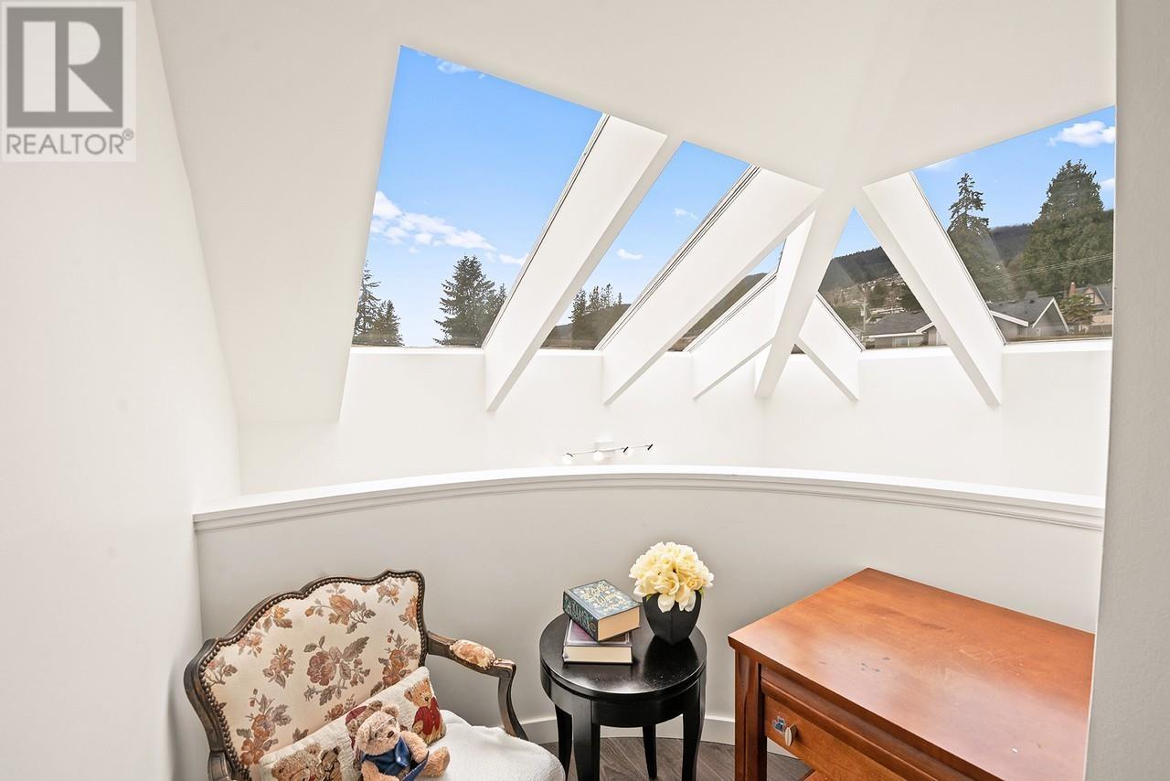 2135 LAWSON AVENUE, West Vancouver