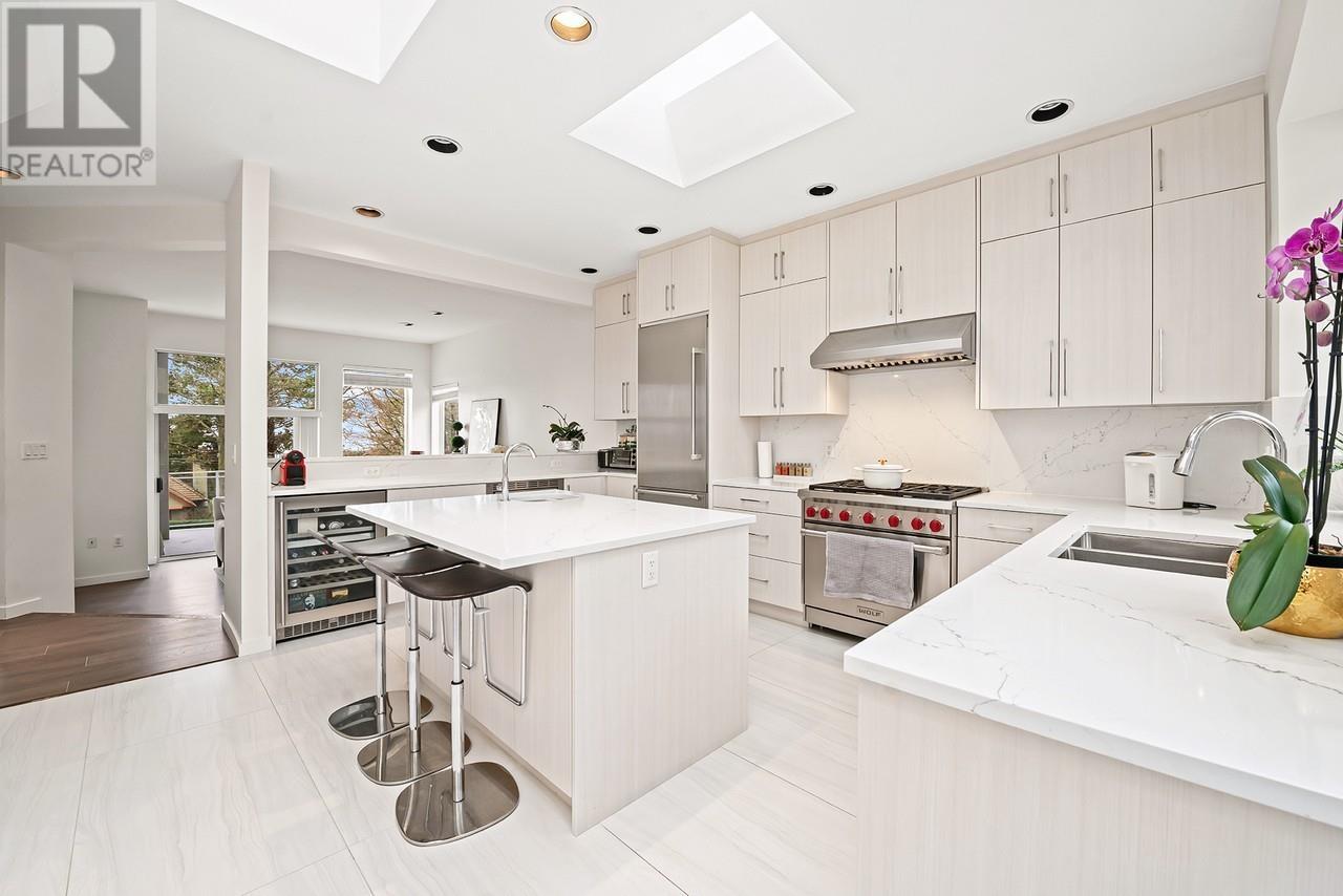 2135 LAWSON AVENUE, West Vancouver