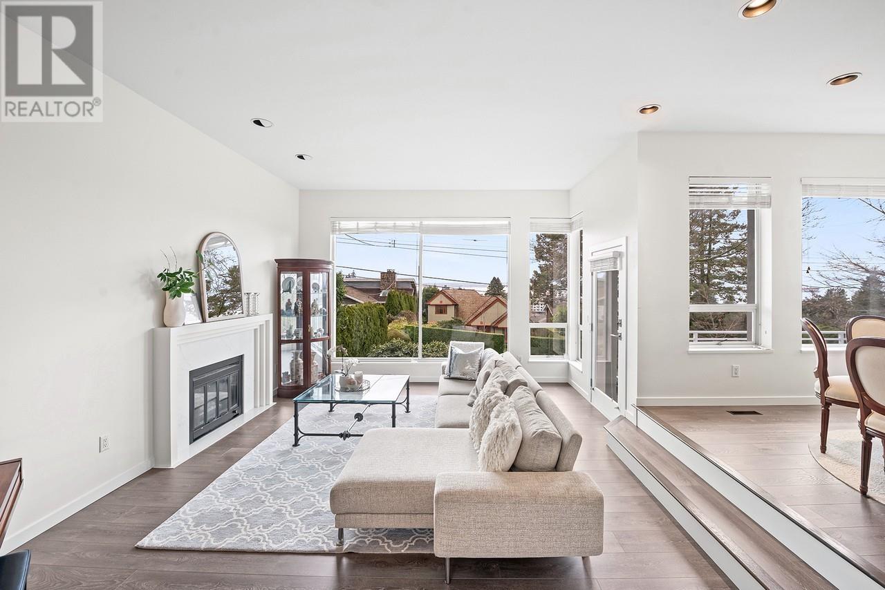 2135 LAWSON AVENUE, West Vancouver