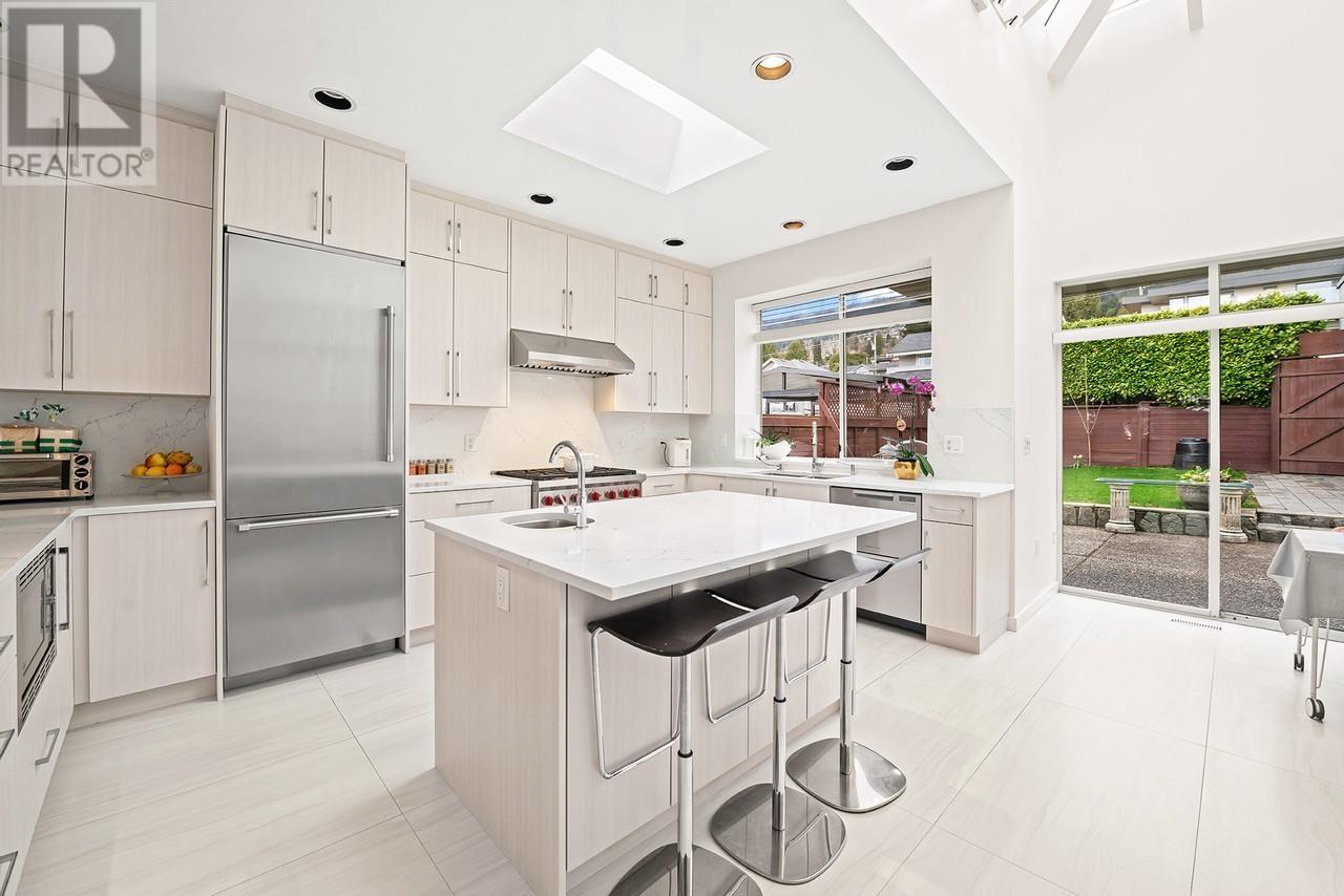 2135 LAWSON AVENUE, West Vancouver
