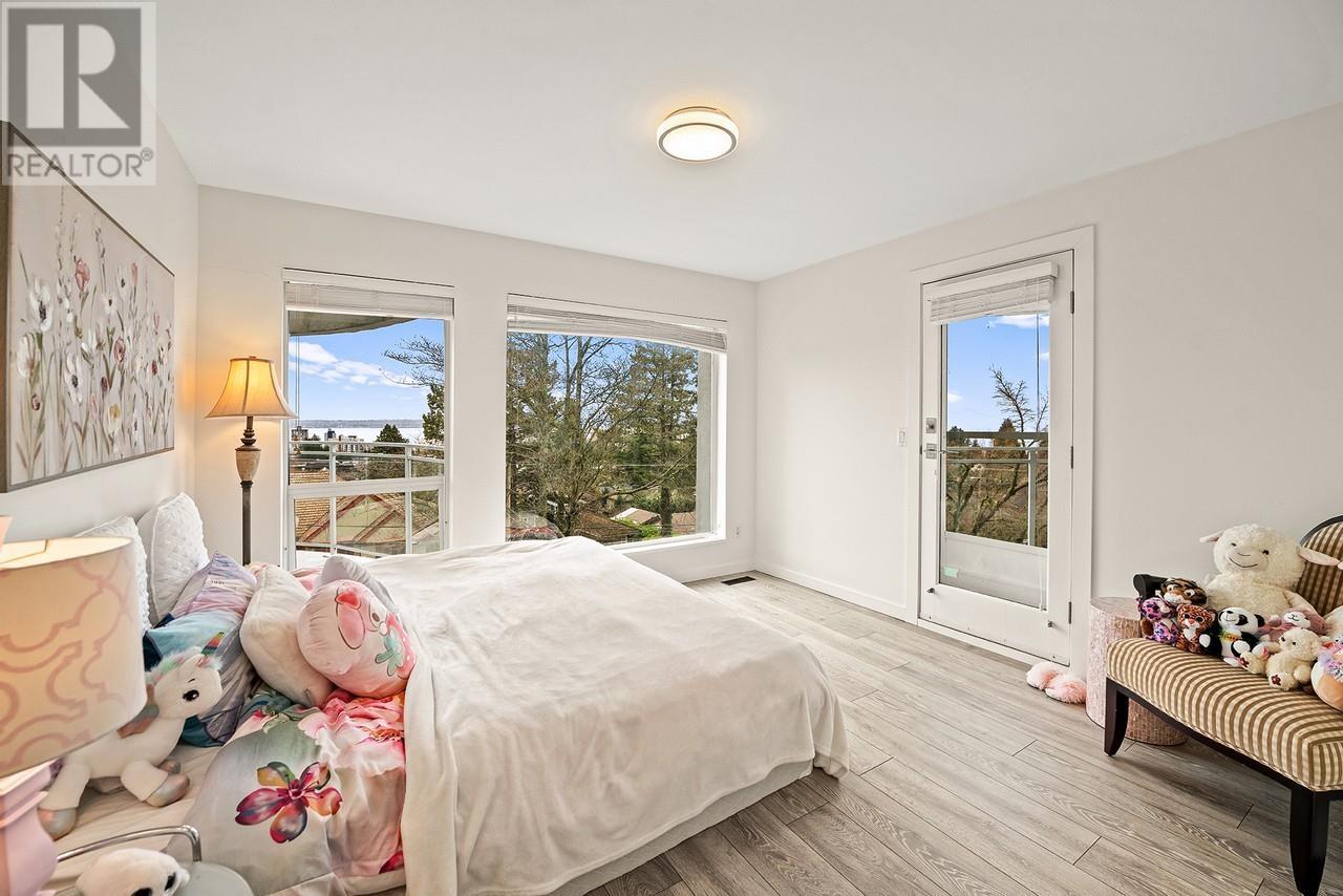 2135 LAWSON AVENUE, West Vancouver