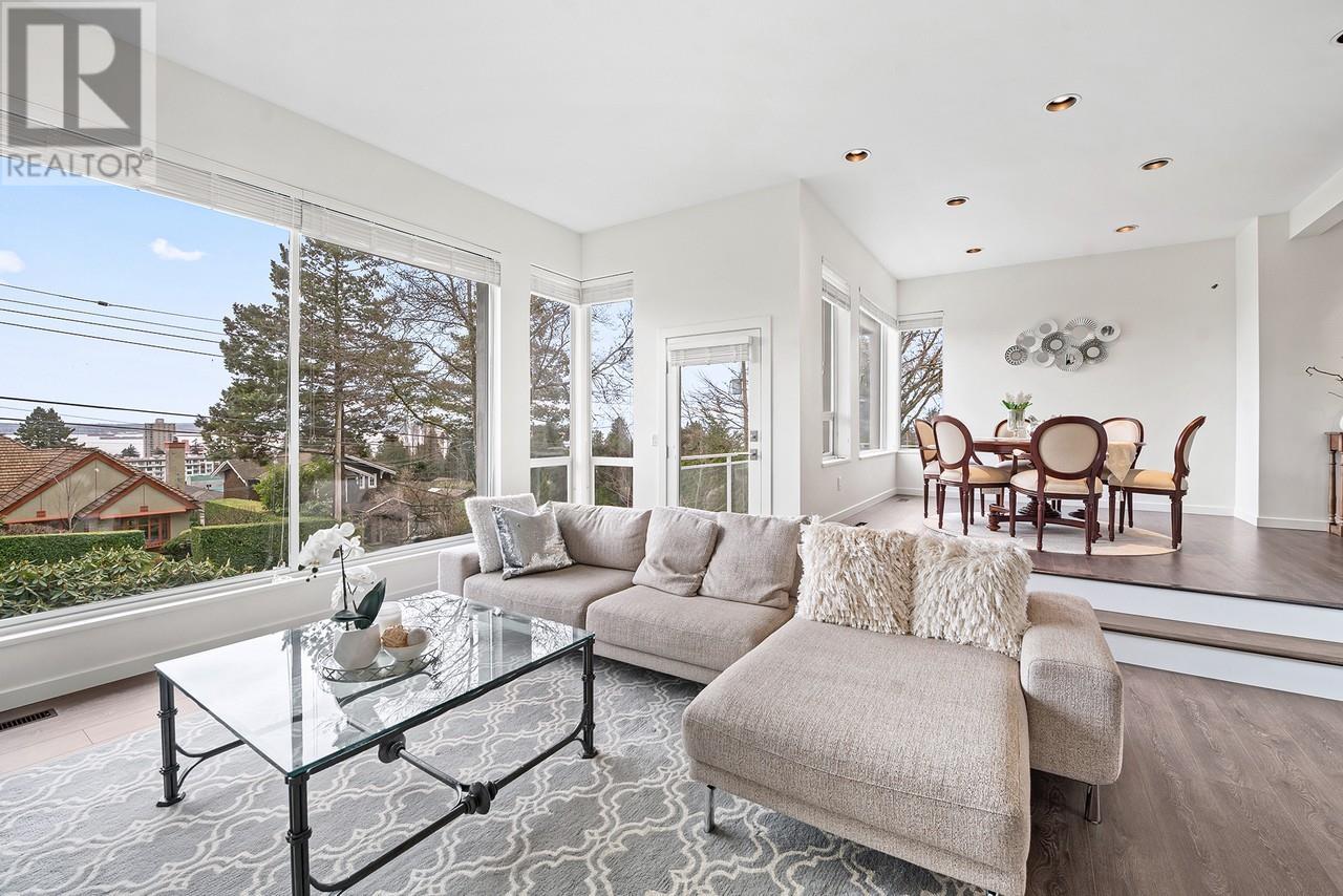 2135 LAWSON AVENUE, West Vancouver