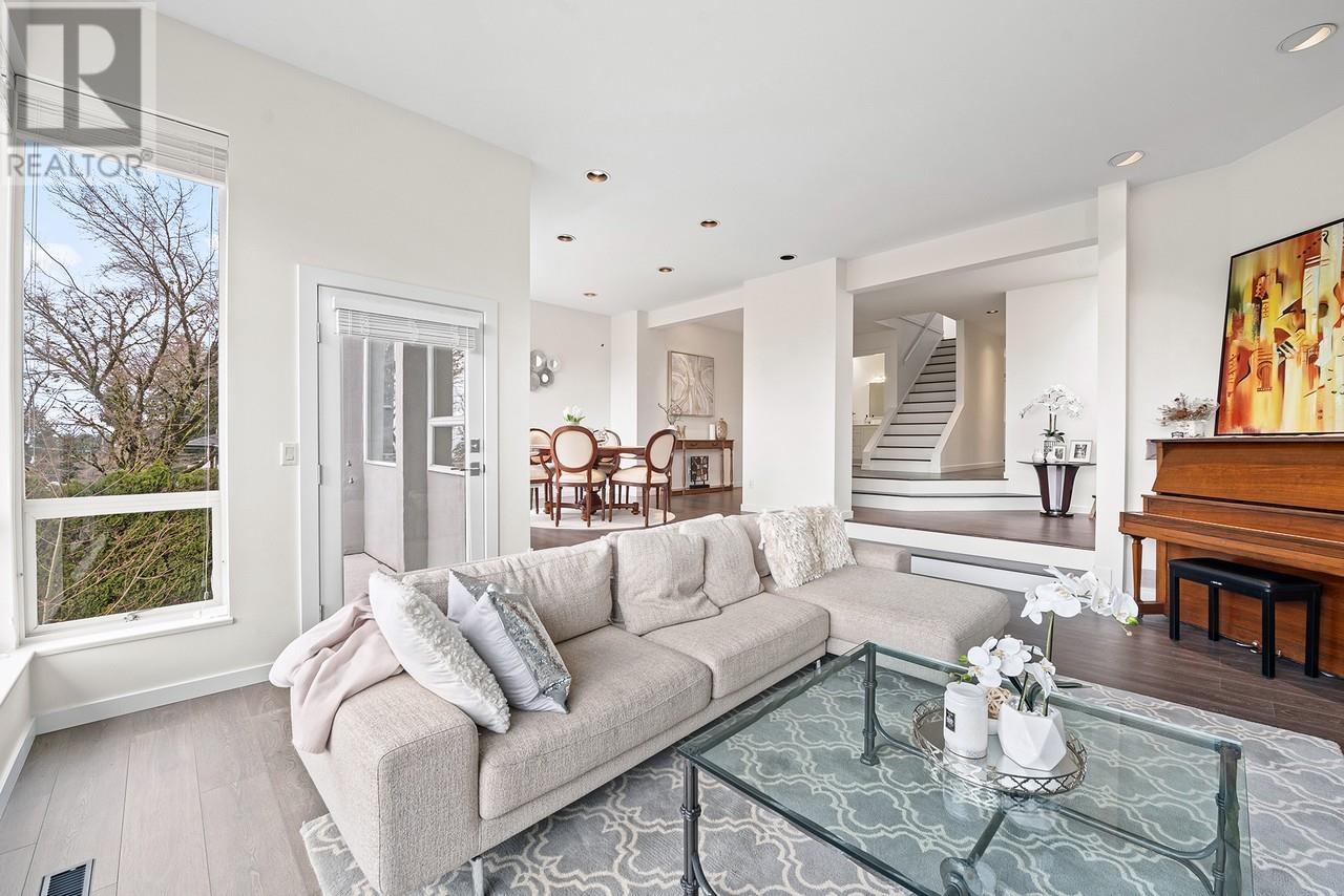 2135 LAWSON AVENUE, West Vancouver