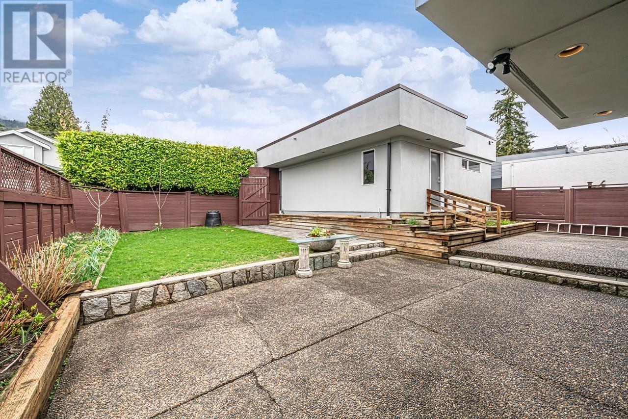 2135 LAWSON AVENUE, West Vancouver